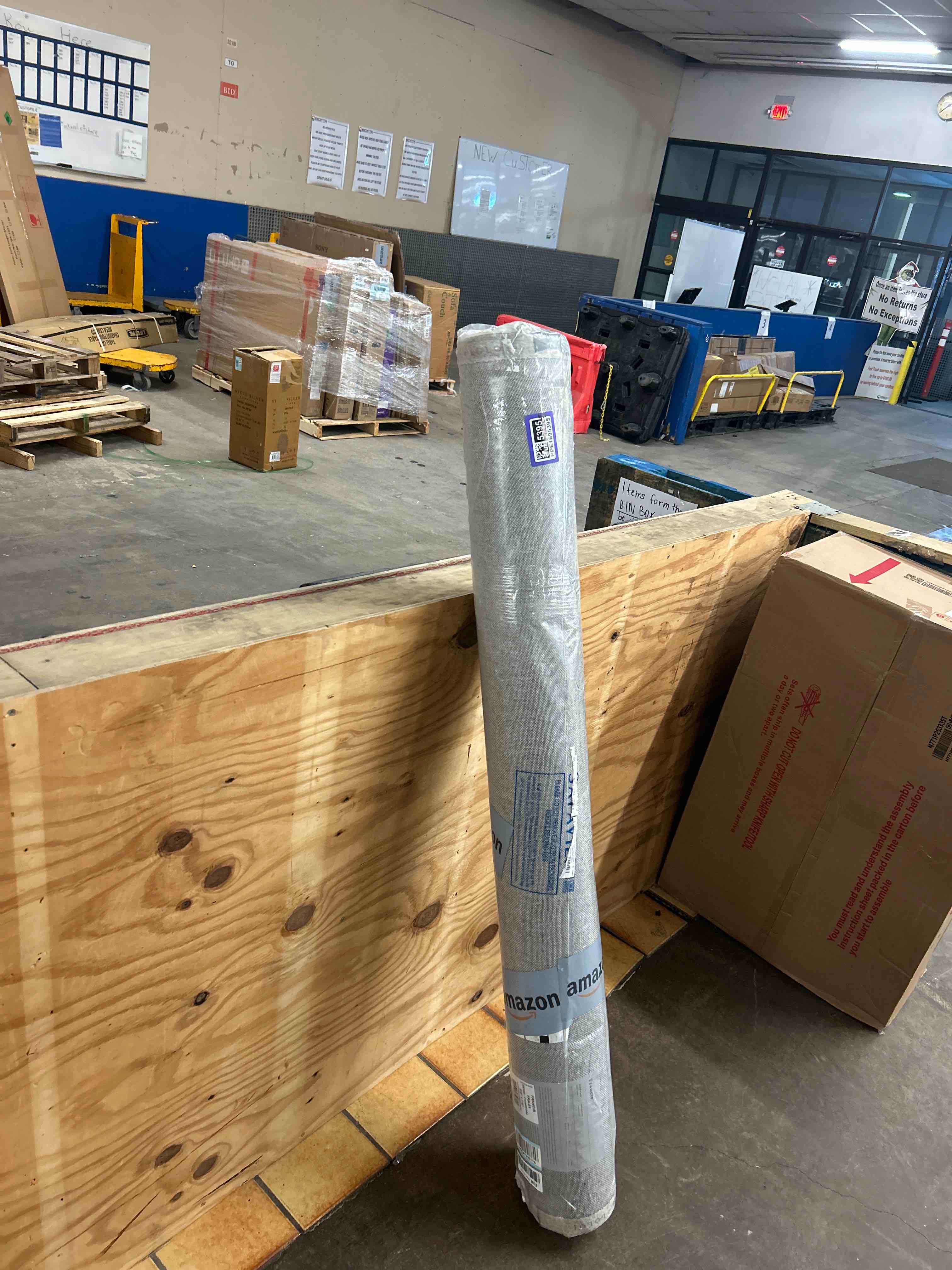 Condition photo showing New/Like New for SAFAVIEH Madison Collection Area Rug - 5'3" x 7'6", Beige & Black, Boho Chic Medallion Distressed Design, Non-Shedding & Easy Care, Ideal for High Traffic Areas in Living Room, Bedroom (MAD447B)