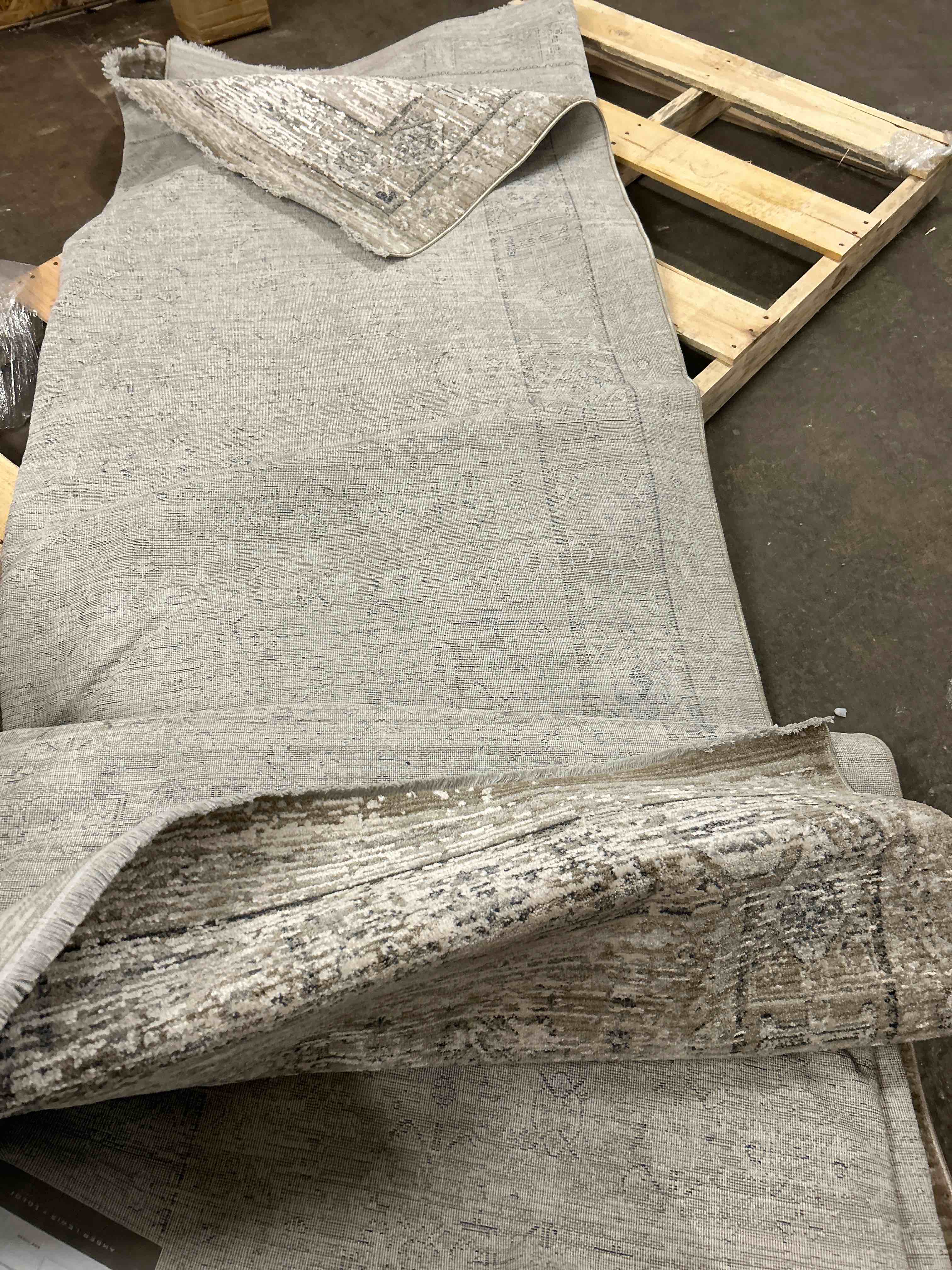 Condition photo showing New/Like New for Loloi Amber Lewis Alie Collection ALE-03 Taupe/Dove 9'-6'' x 13'-1'', .13'' Pile Height, Area Rug