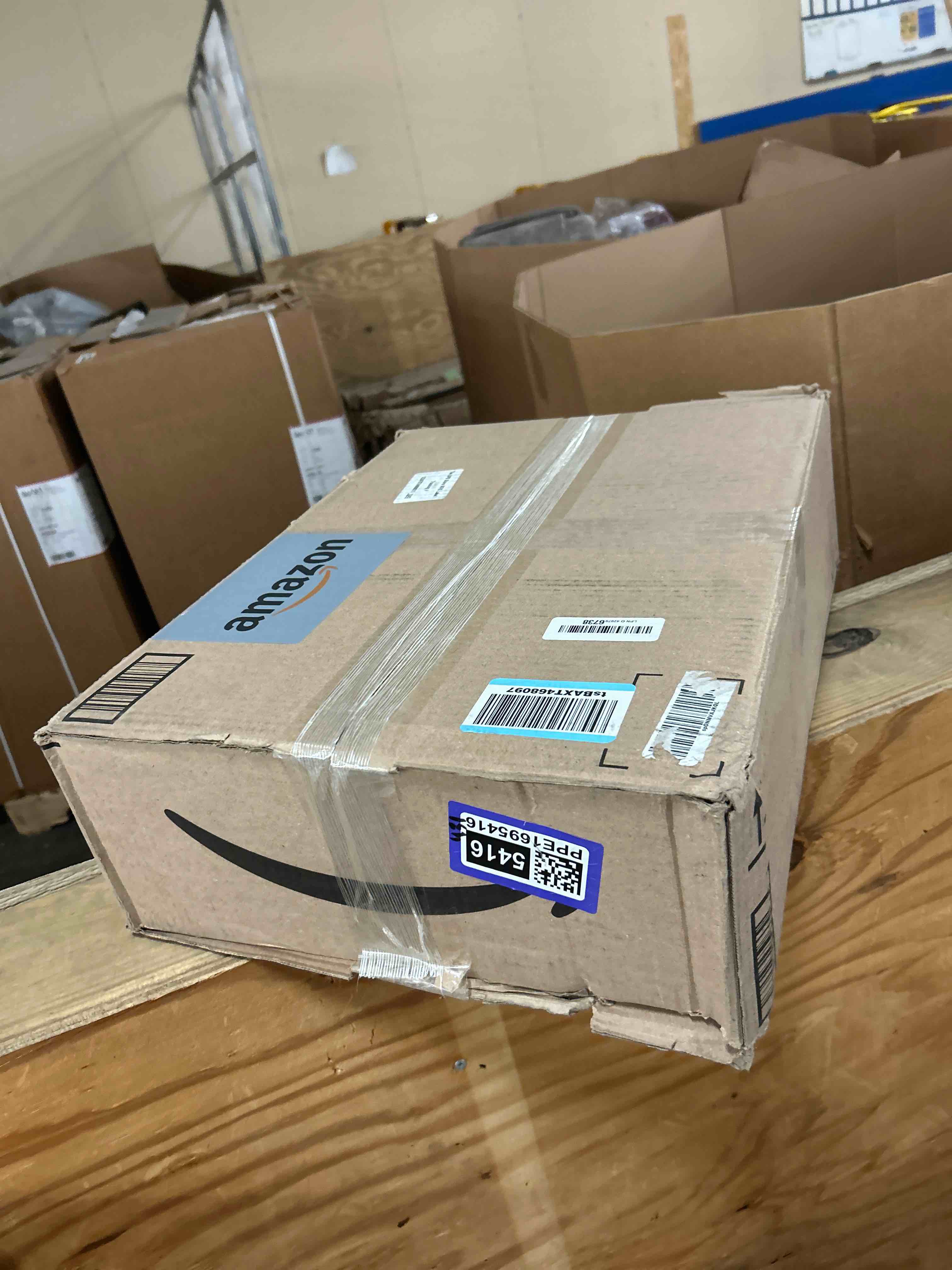 Condition photo showing New/Like New for TIROL Adjustable Trailer Hitch - Fits 2'' Receiver 4 Inch Drop/Rise for Truck Hitch, 2'' & 2-5/16'' Ball Hitch, 22000 LBS GTW, Heavy Duty Towing Ball Mount, RVs, Campers, Boat Trailers
