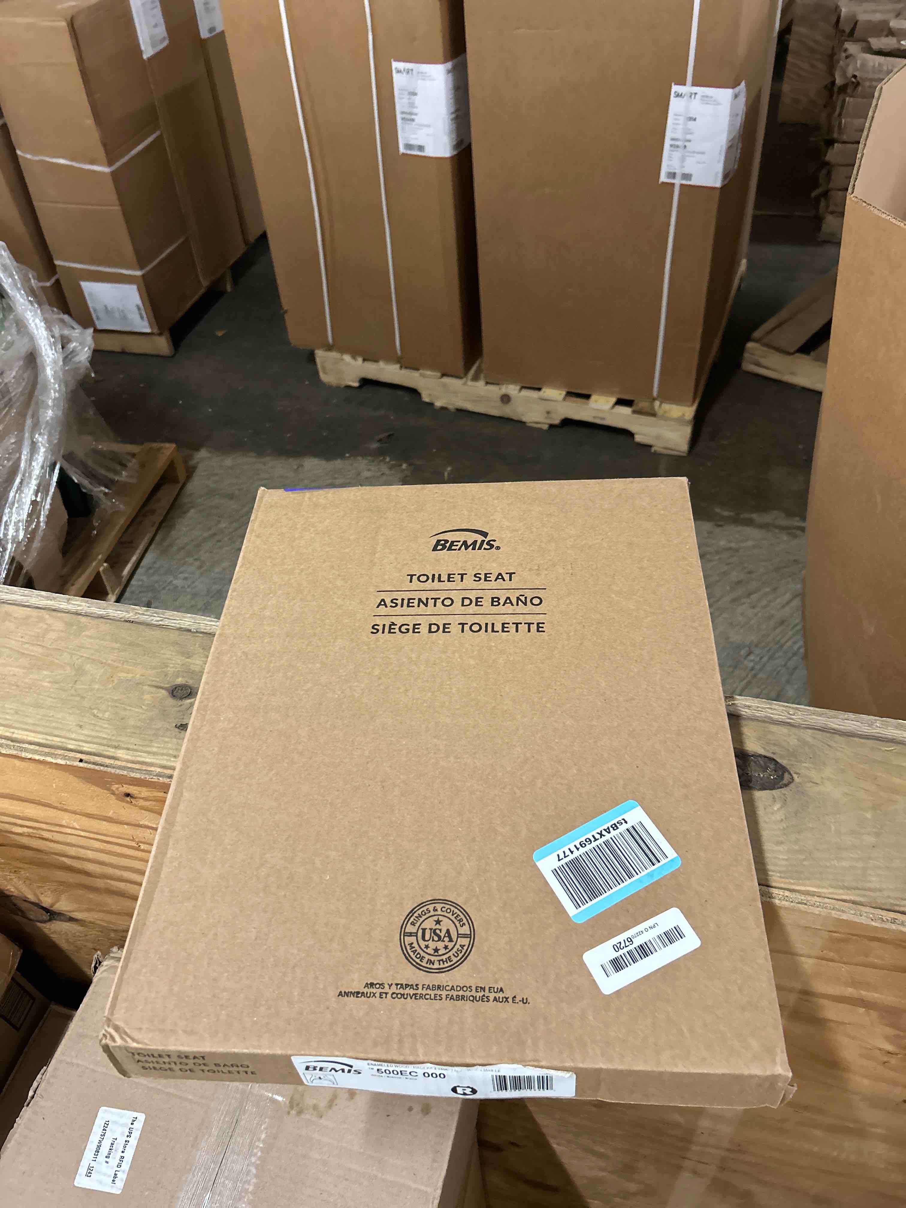 Condition photo showing New/Like New for Bemis 500EC Durable Wood Toilet Seat with Easy Clean Hinges, Made in USA, Round, White