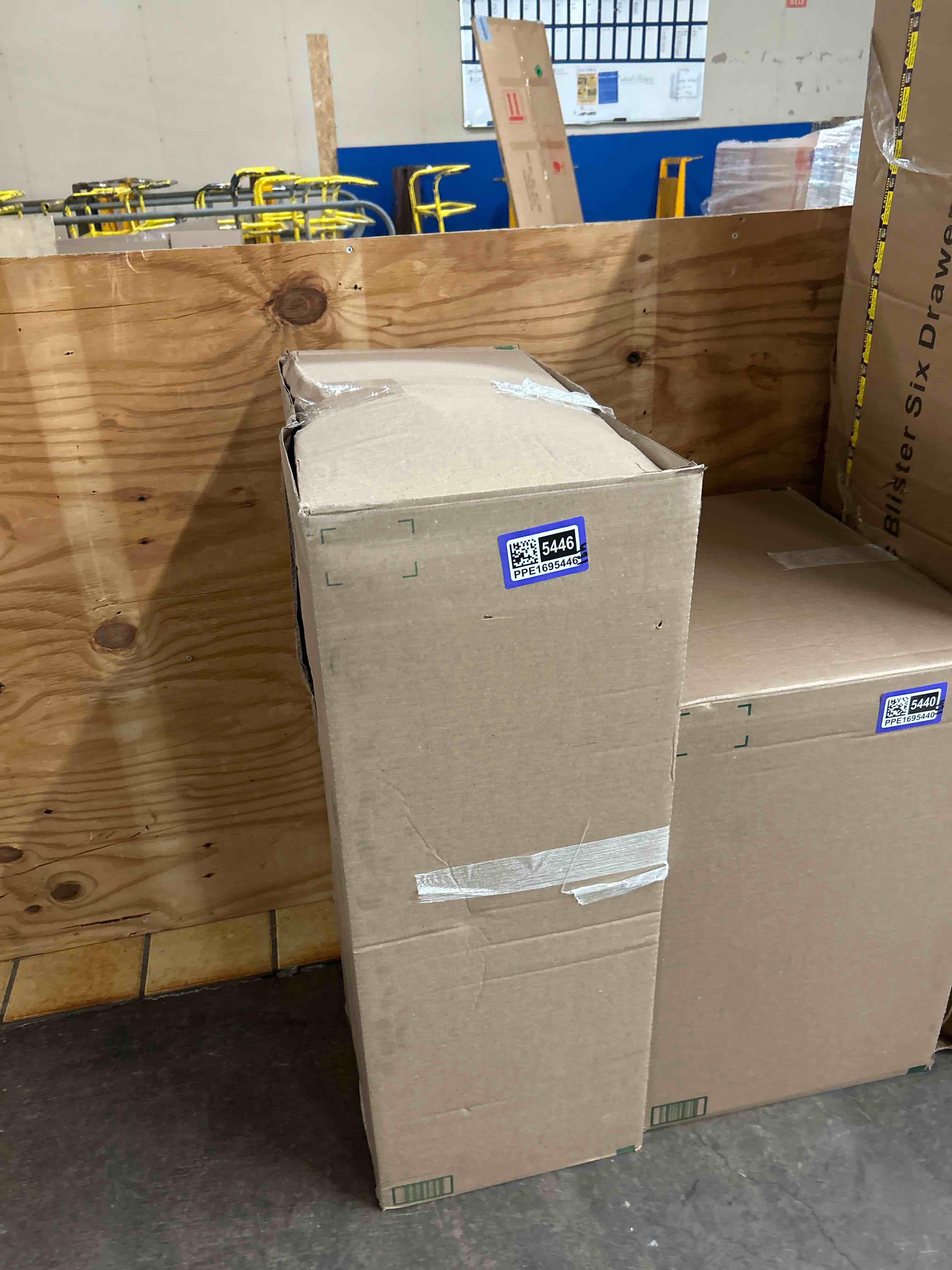 Condition photo showing New/Like New for AVIDITI 24x9x9 Long Corrugated Boxes, Long, 24L x 9W x 9H, Pack of 25 | Shipping, Packaging, Moving, Storage Box for Home or Business, Strong Wholesale Bulk Boxes