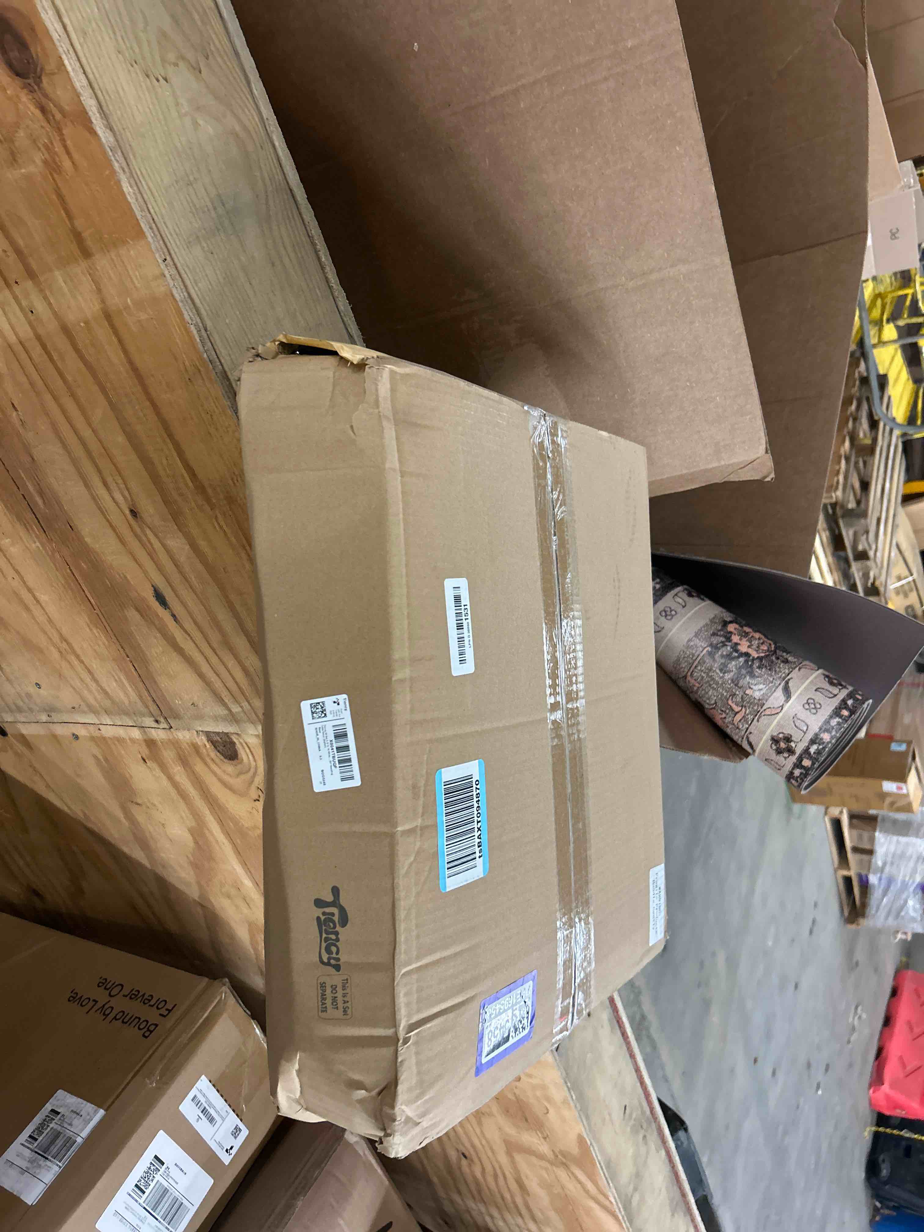 Condition photo showing New/Like New for Tioncy 30 Set 3.9"*2.76" White Ceramic Bud Vases Bulk Valentine's Day Decoration Boho Wedding Centerpieces White Ceramic Vases for Dry Flowers Pampas Grass Home DIY Wedding Table Decor (Stylish)