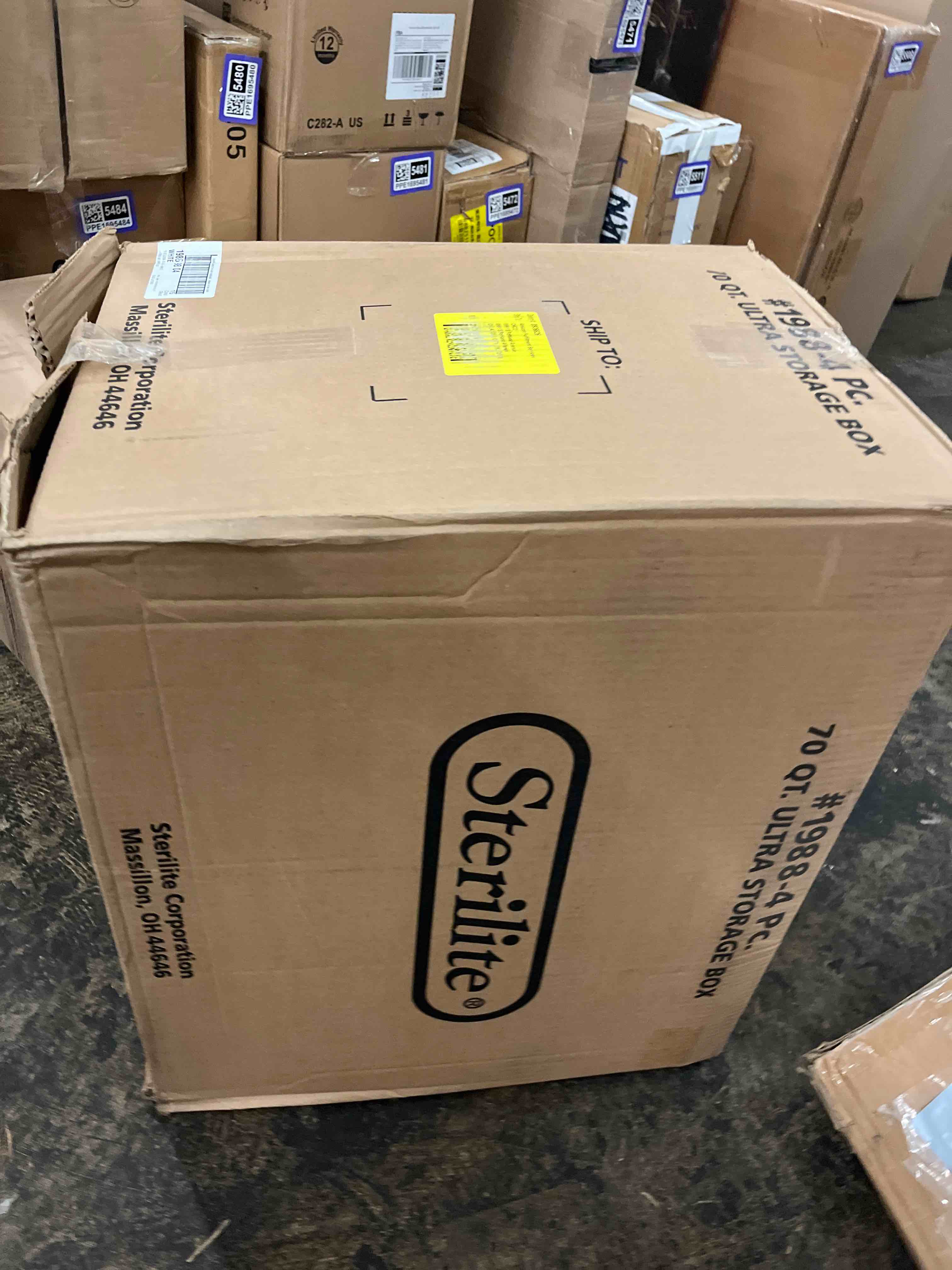 Condition photo showing Good Condition for Sterilite 70 Quart Ultra Latch Storage Plastic Box with White Lid & See-Through Base Clear