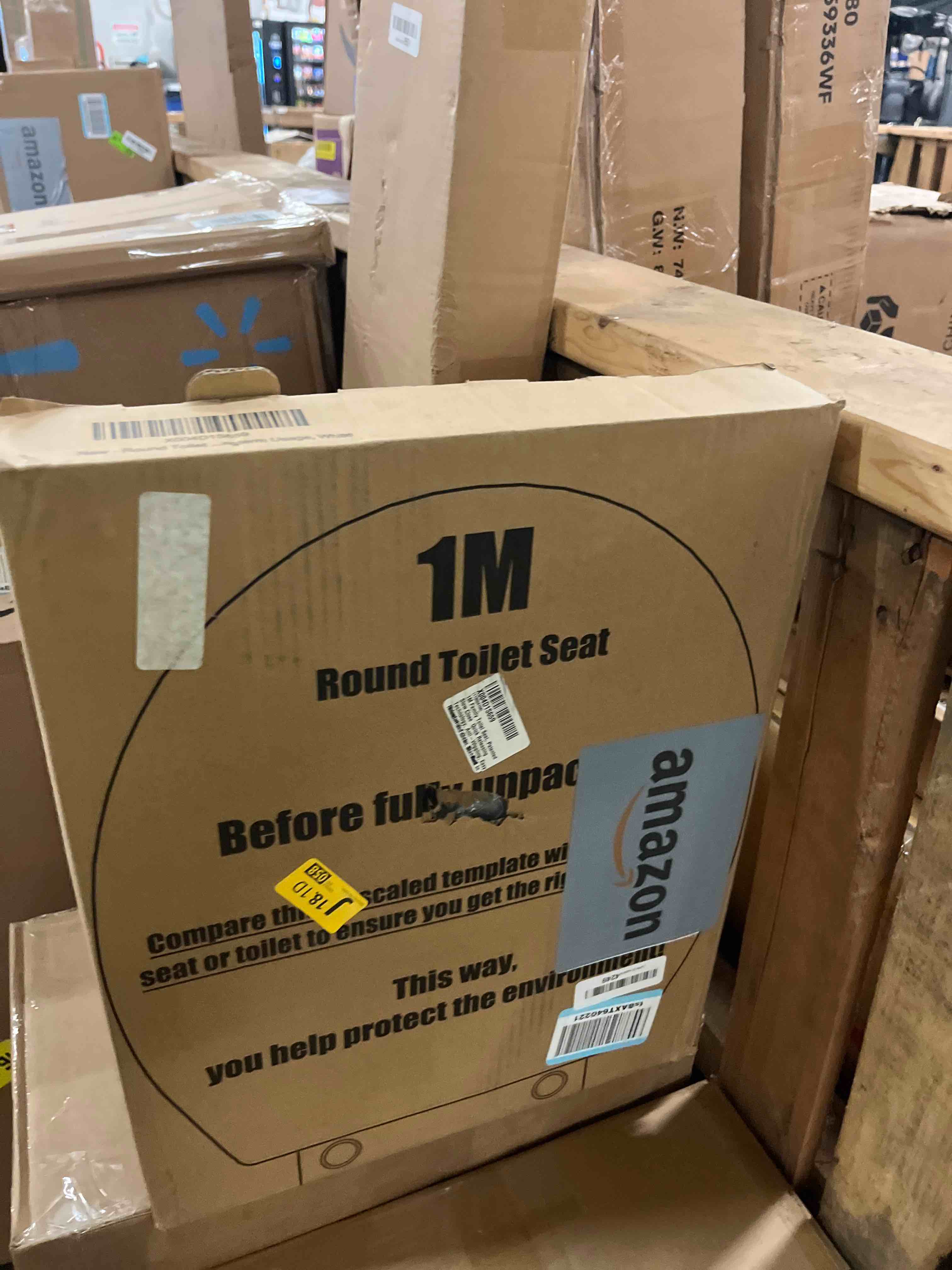 Condition photo showing New/Like New for 1M Family Toilet Seat, Patented Slow Close & Quick Releasing Technology, Anti-Wiggling, Easy to Install and Clean, Standard Round with Toddler Seat Built In (1 Piece)