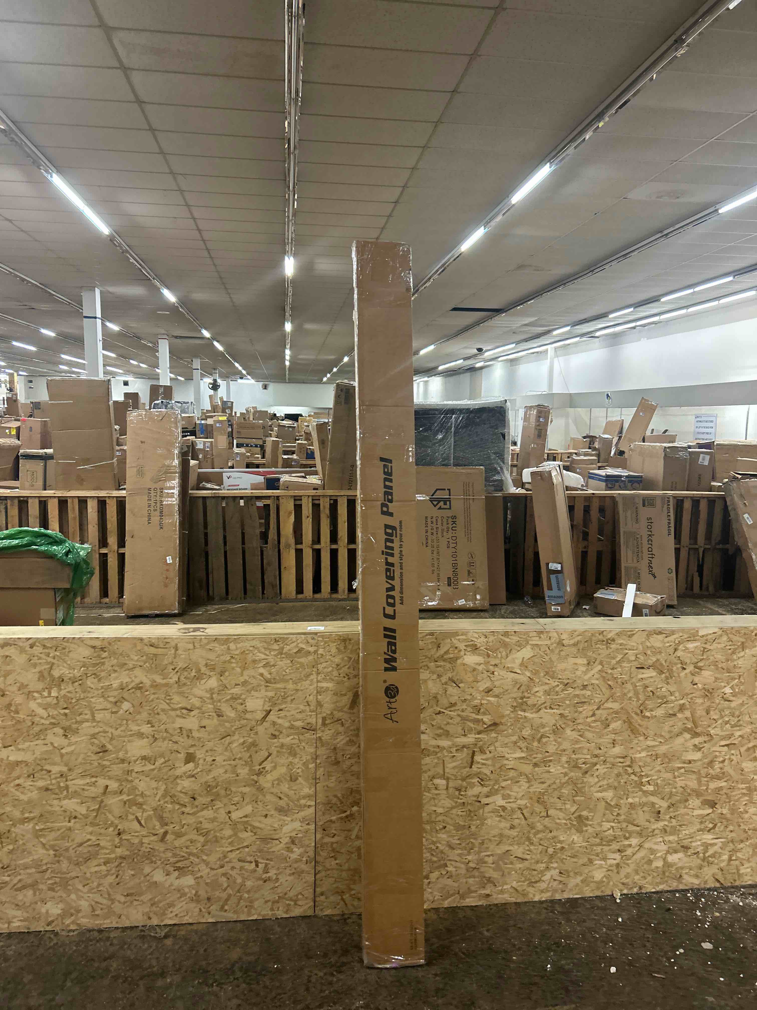 Condition photo showing New/Like New for Art3d Slat Wall Panels, WPC Soundproof 3D Wall Paneling for Interior Wall Decor, TV Background, 8-Pack 96 x 6 in. Teak