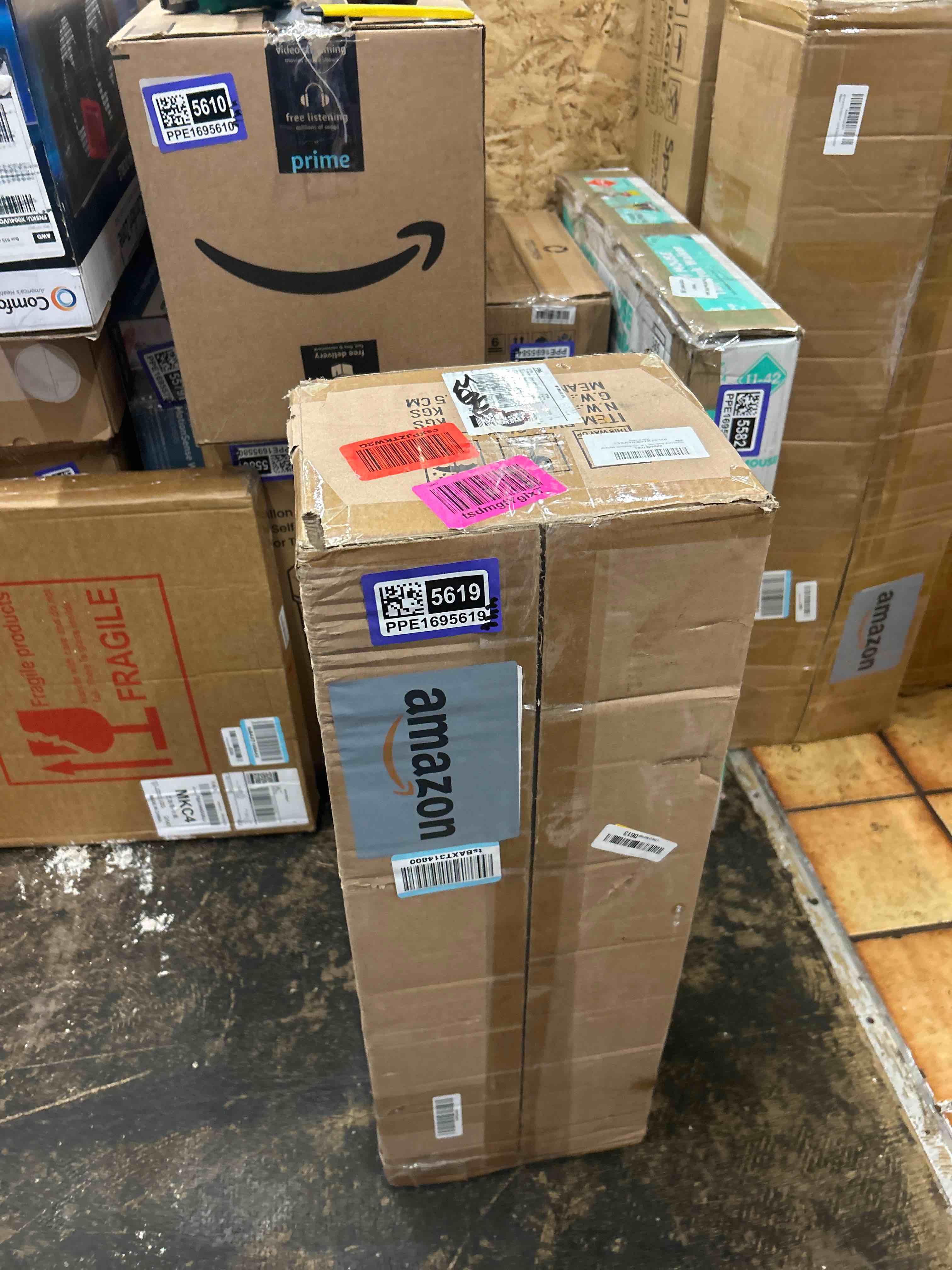 Condition photo showing New/Like New for VONLUCE Bathroom Vanity Light, 4 Light Bathroom Light Fixture Over Mirror, Bathroom Wall Lamp with Clear Glass, Modern Gold Vanity Lighting fixtures for Bathroom, Bedroom, Hallway