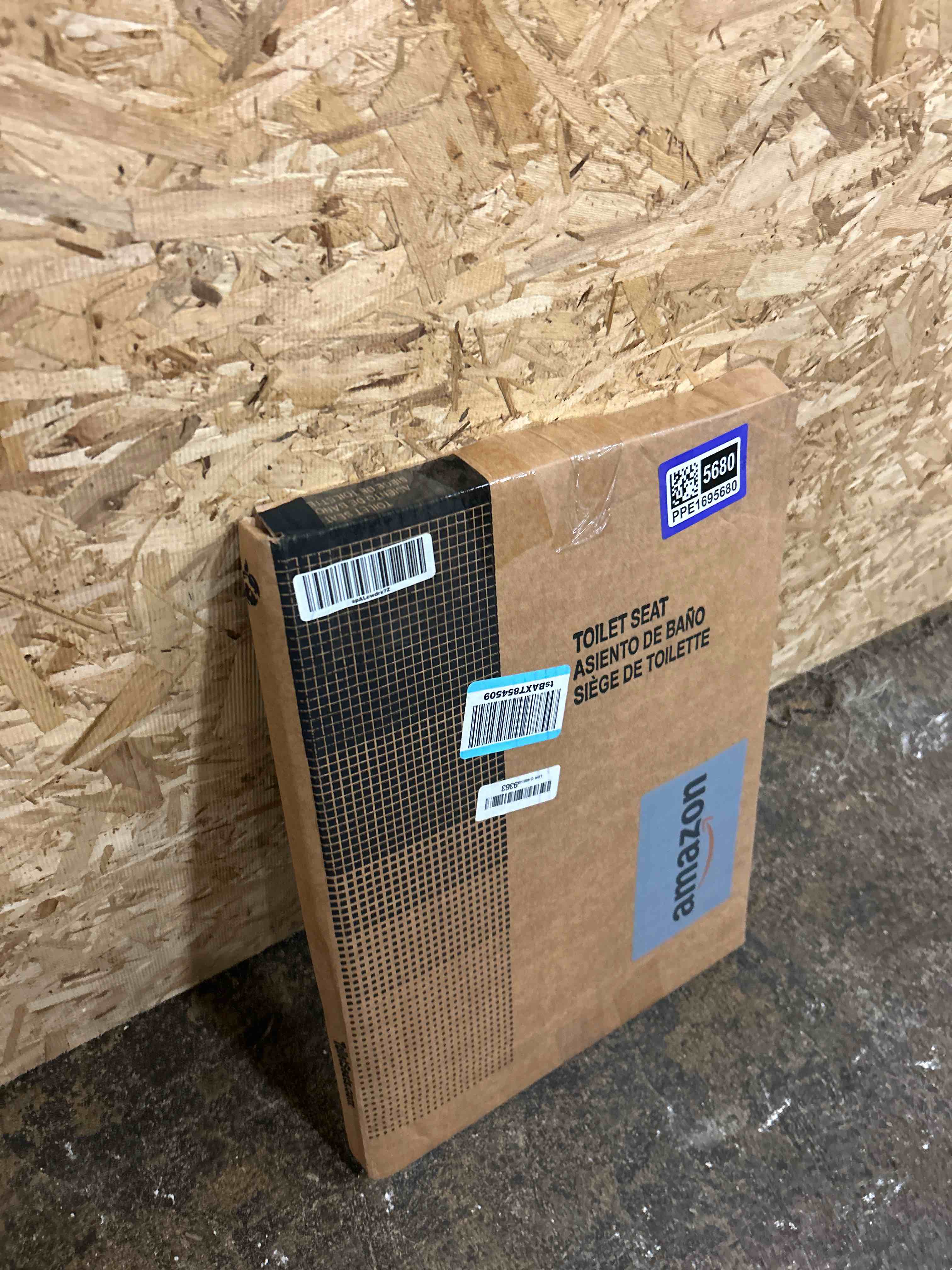 Condition photo showing New/Like New for BEMIS 170 000 Toilet Seat, ELONGATED, Plastic, White