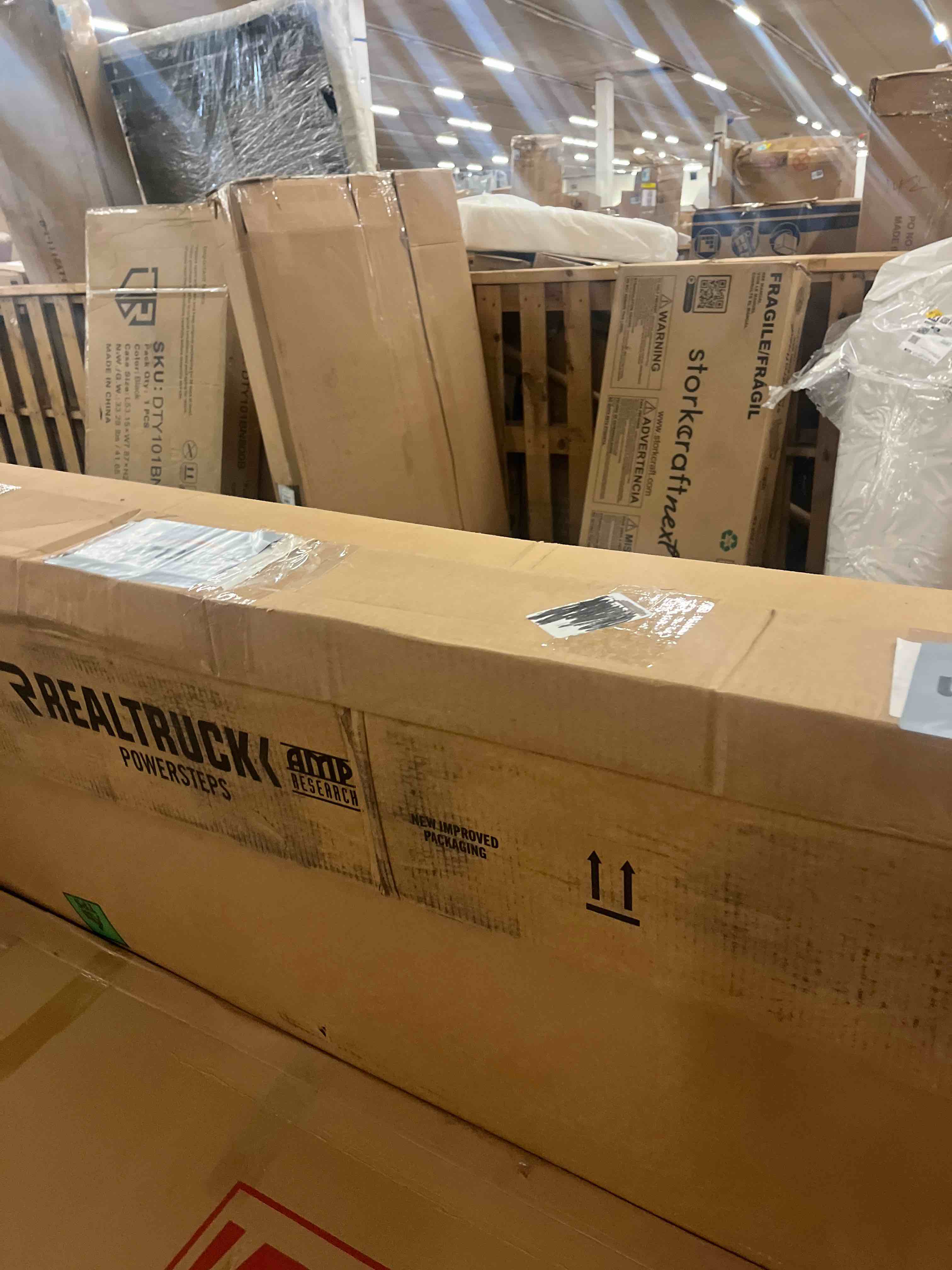 Condition photo showing Good Condition for Achim Cordless GII Morningstar 1  Light Filtering Mini Window Blind 60  W x 64  L  White