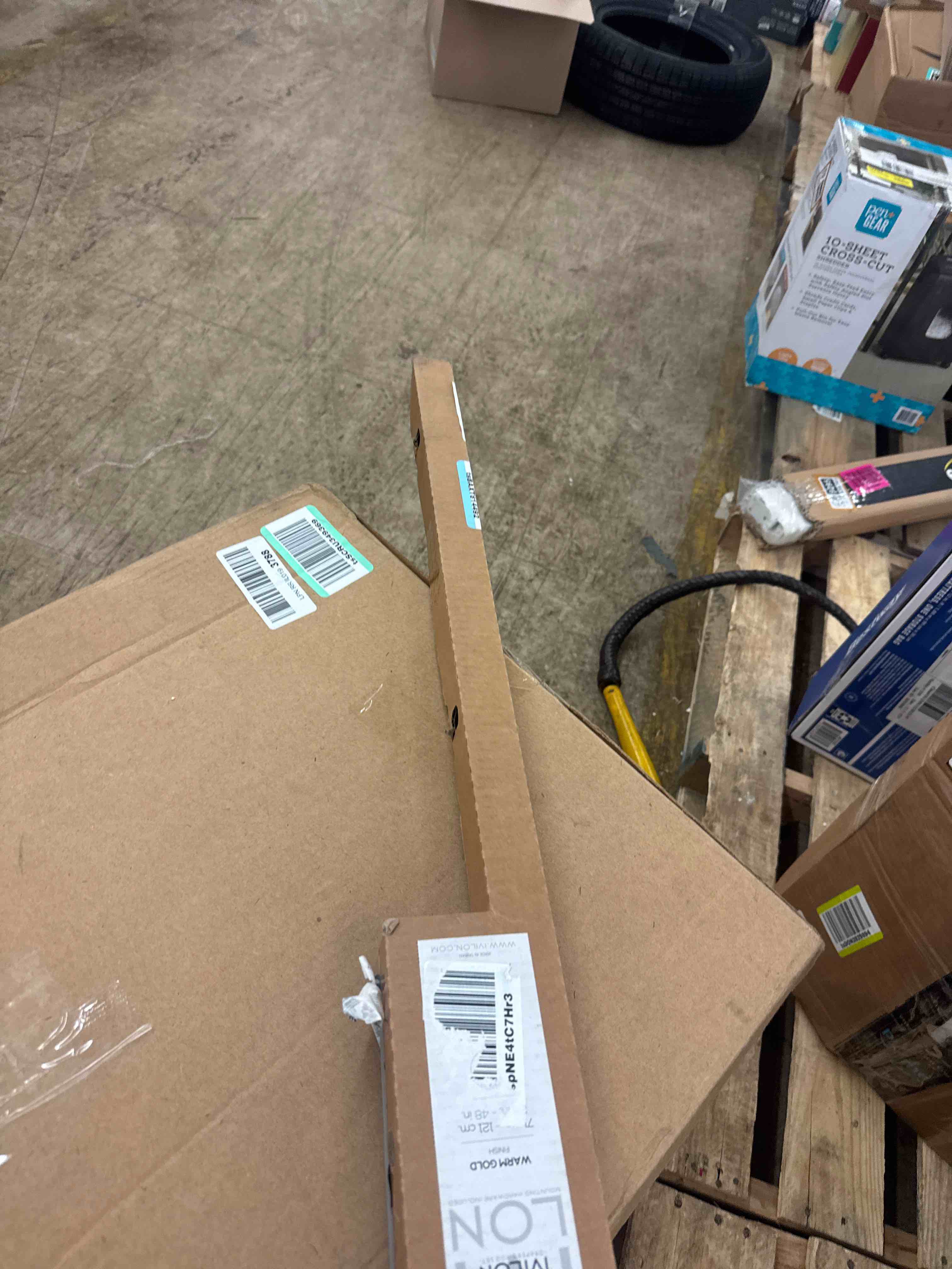 https://s3.amazonaws.com/lotting-images-prod/phillipi/PPE1985446_1742130443568.jpeg