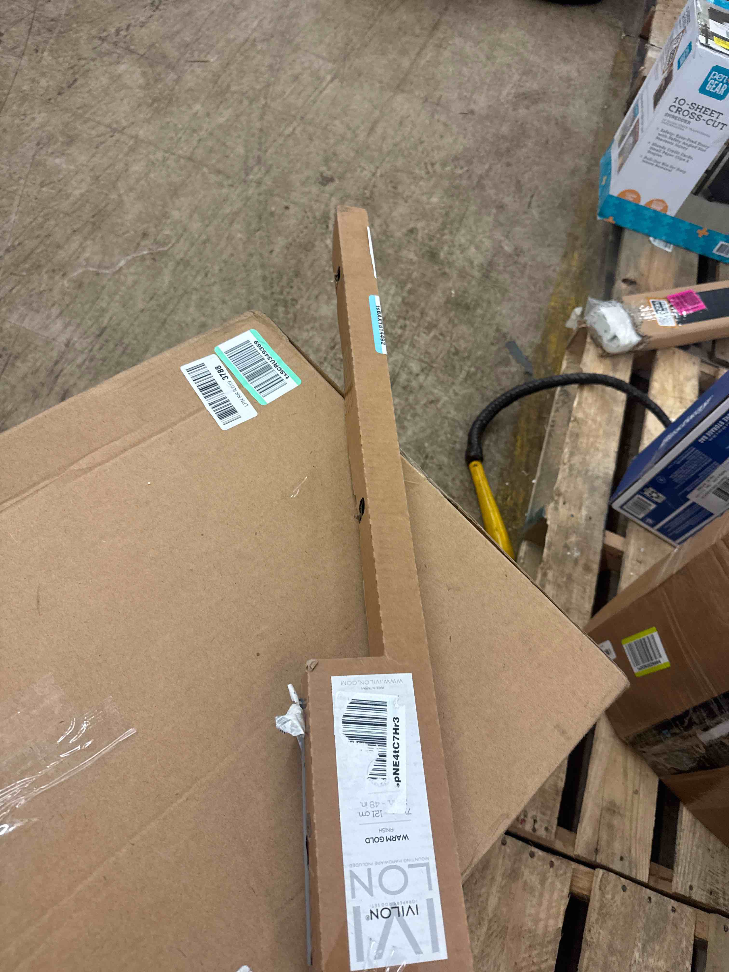 https://s3.amazonaws.com/lotting-images-prod/phillipi/PPE1985446_1742130444323.jpeg