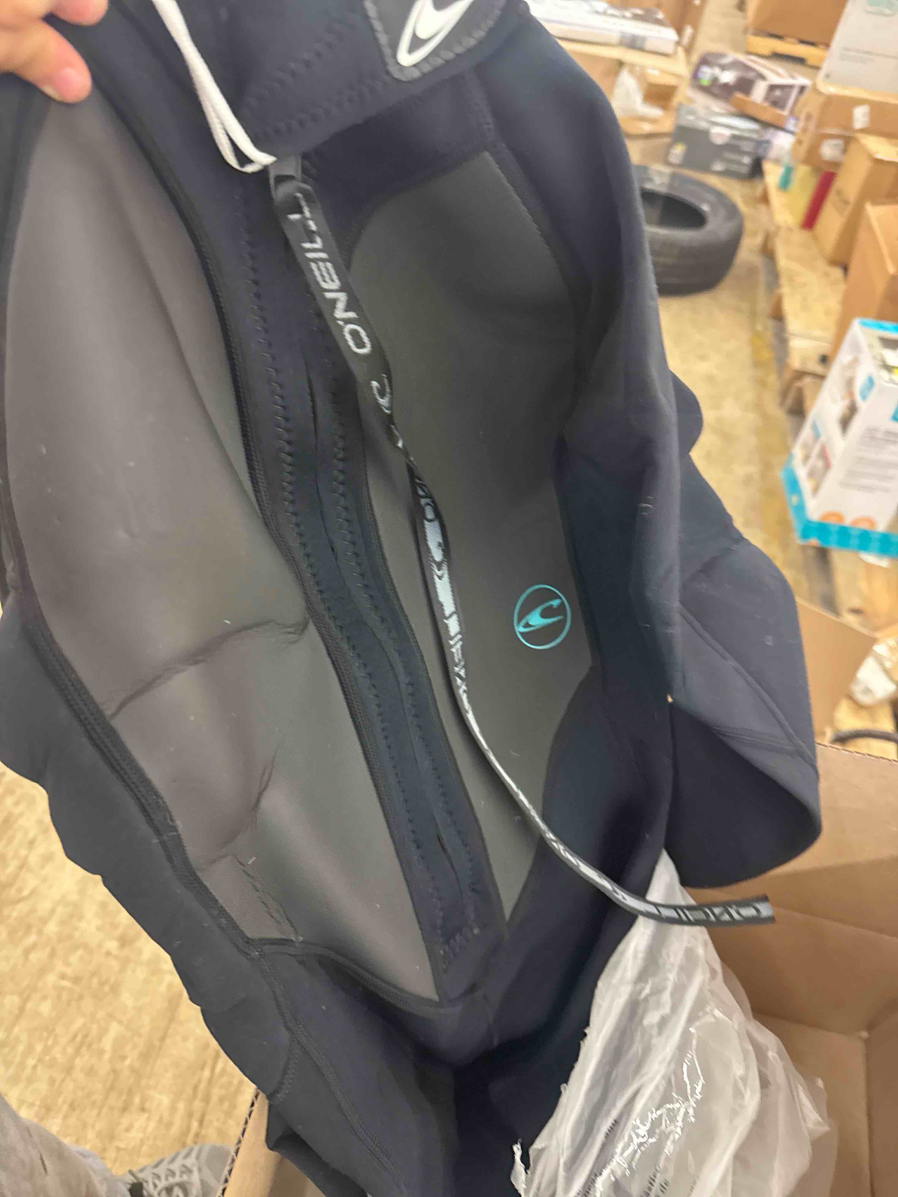 https://s3.amazonaws.com/lotting-images-prod/phillipi/PPE1985452_1742130921527.jpeg