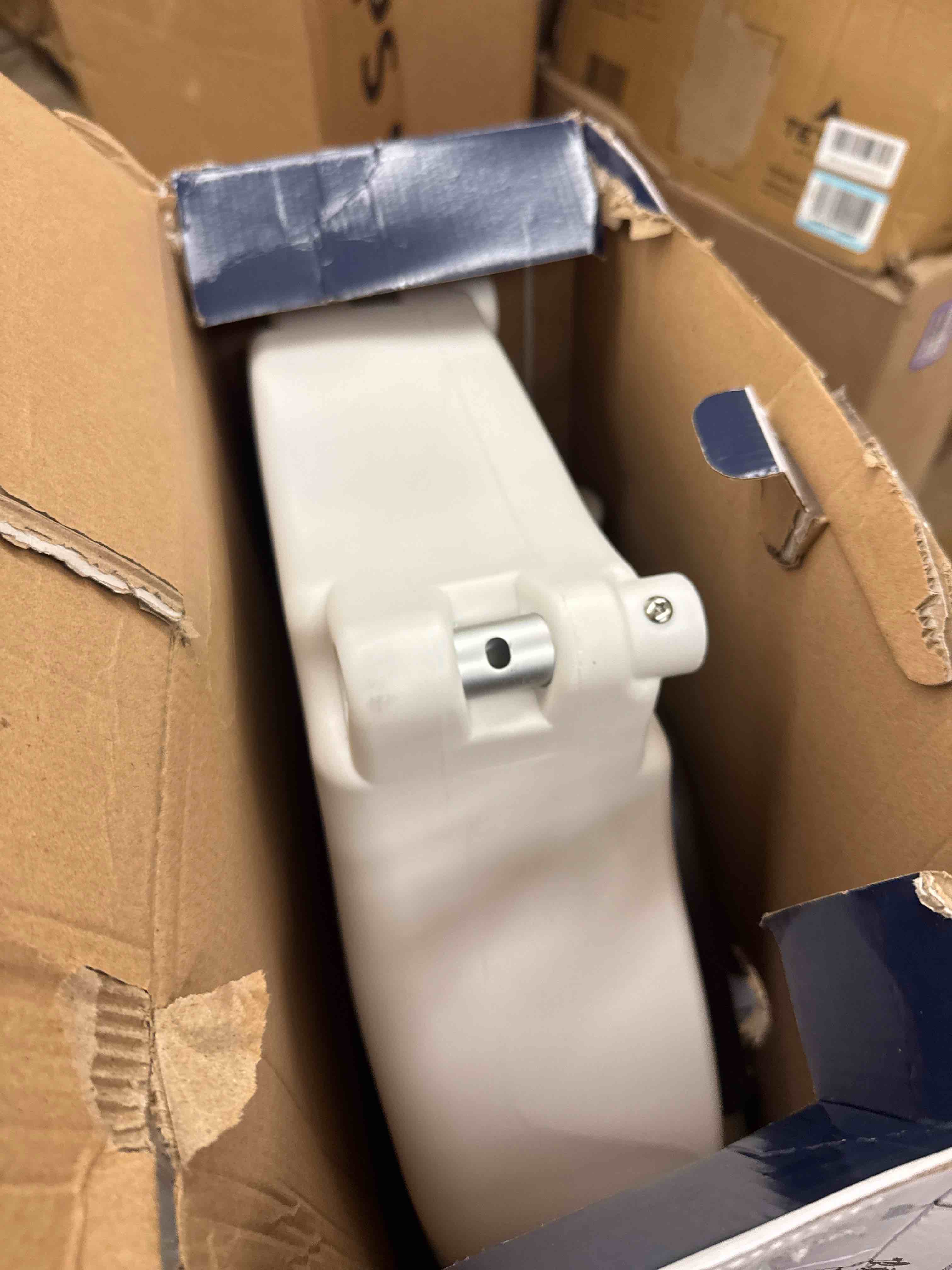 https://s3.amazonaws.com/lotting-images-prod/phillipi/PPE1985561_1742391308640.jpeg