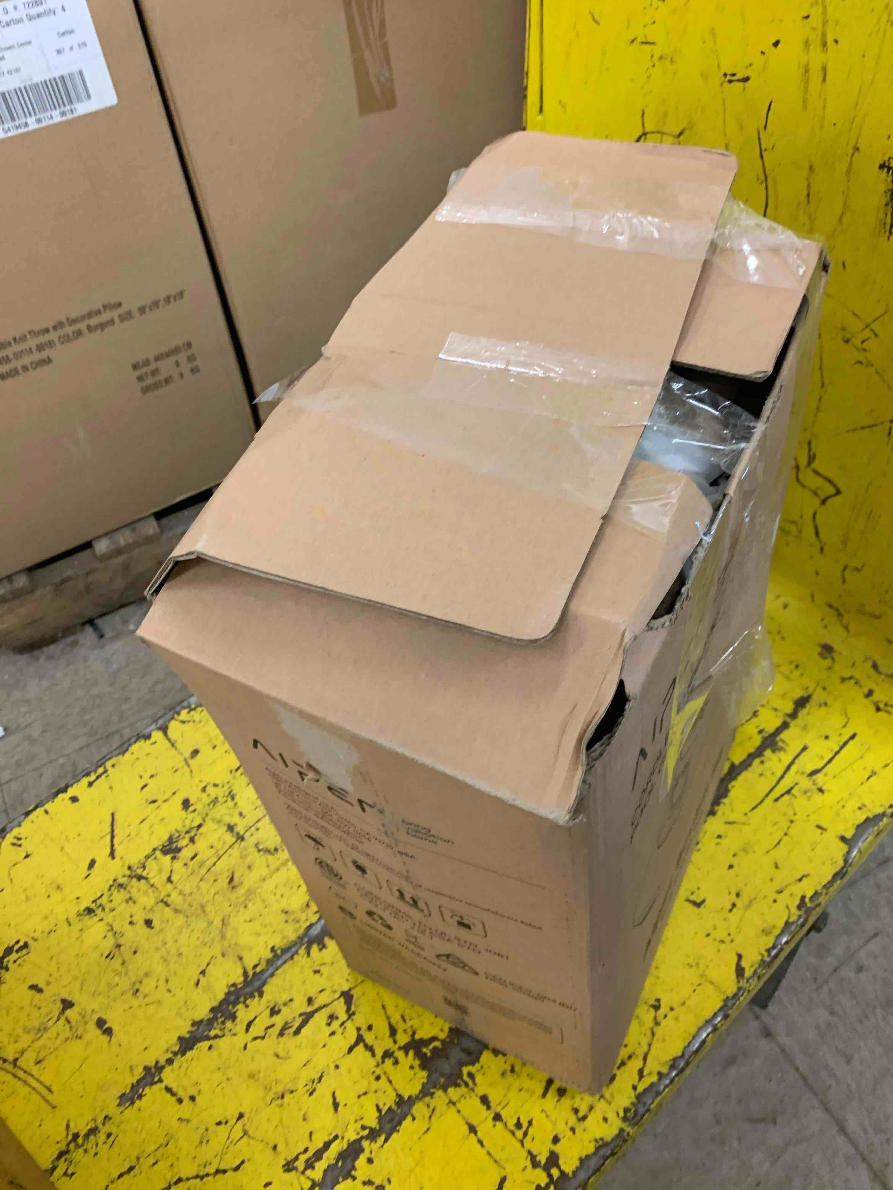 https://s3.amazonaws.com/lotting-images-prod/phillipi/PPE1986862_1747061659294.jpeg
