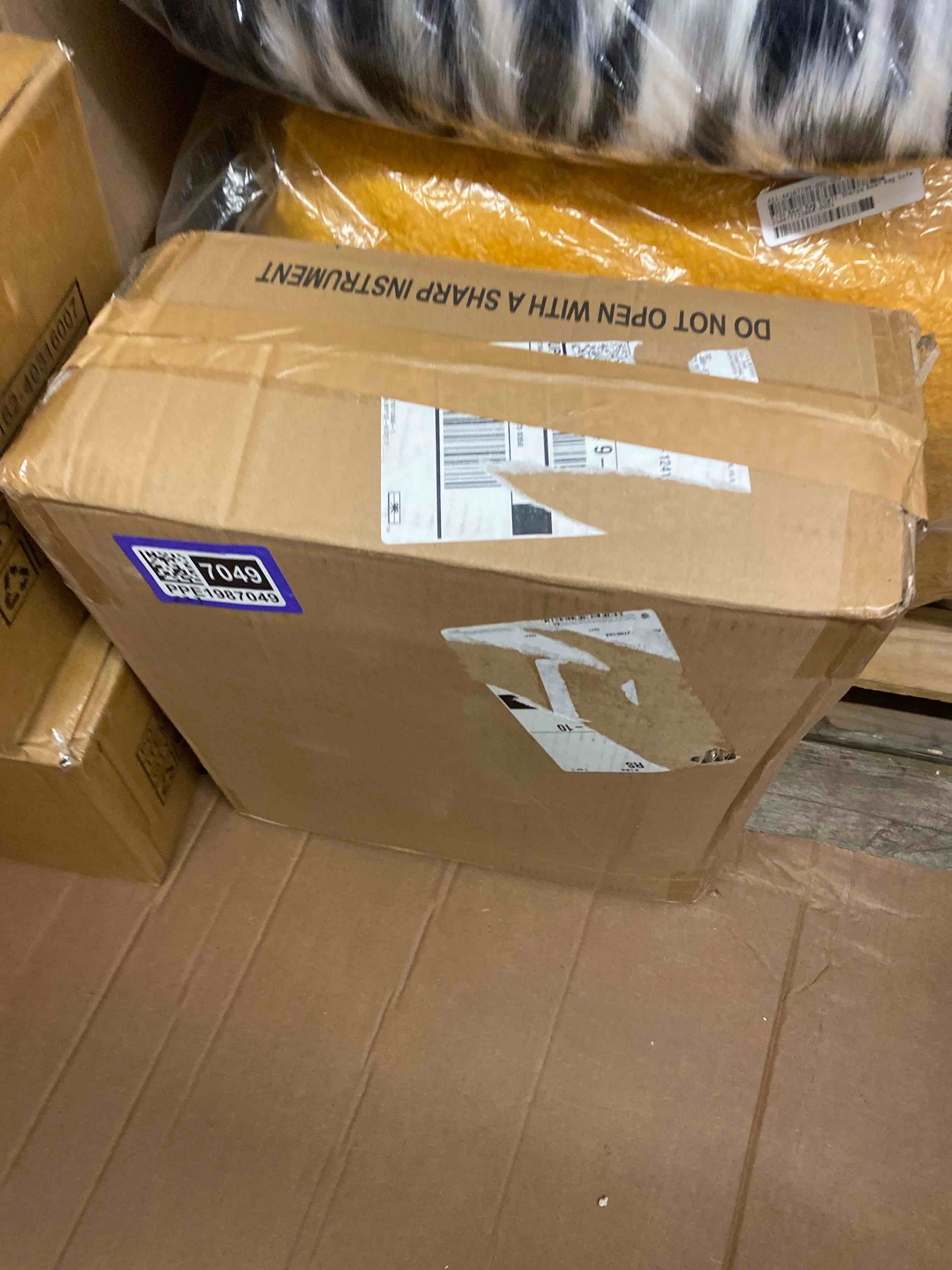 https://s3.amazonaws.com/lotting-images-prod/phillipi/PPE1987049_1739380941239.jpeg