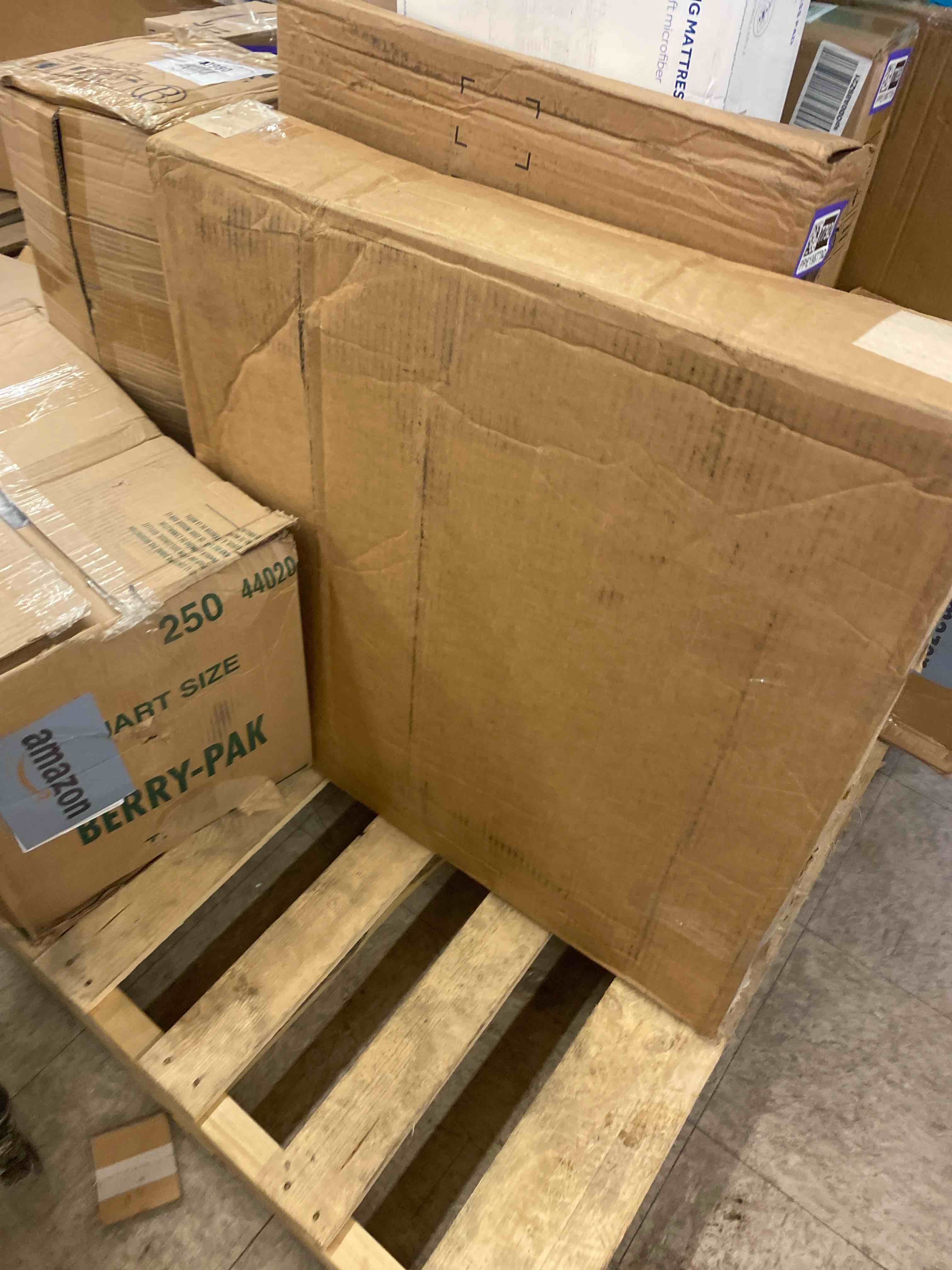 https://s3.amazonaws.com/lotting-images-prod/phillipi/PPE1987793_1742327791107.jpeg