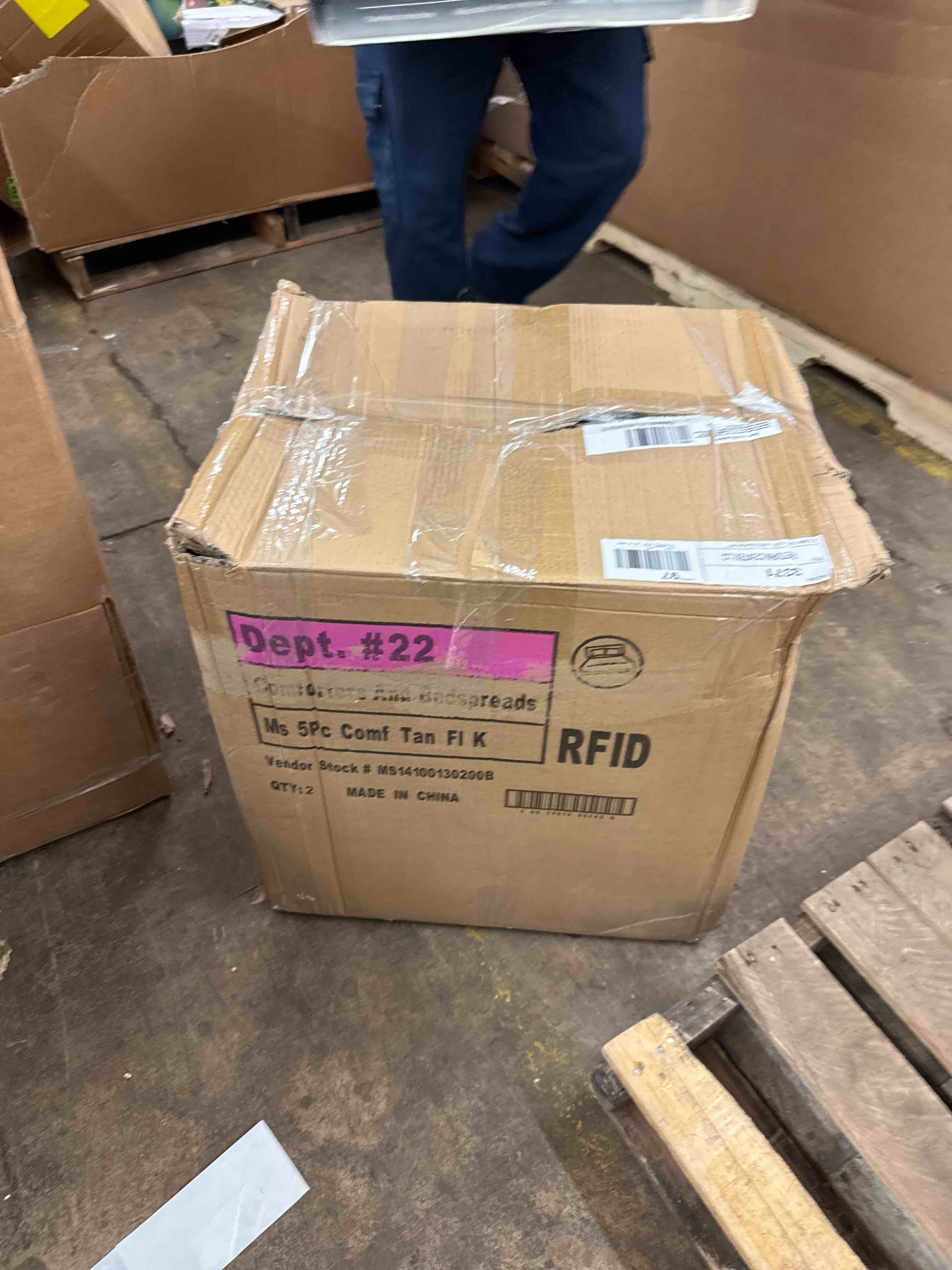 https://s3.amazonaws.com/lotting-images-prod/phillipi/PPE1988569_1743876410304.jpeg