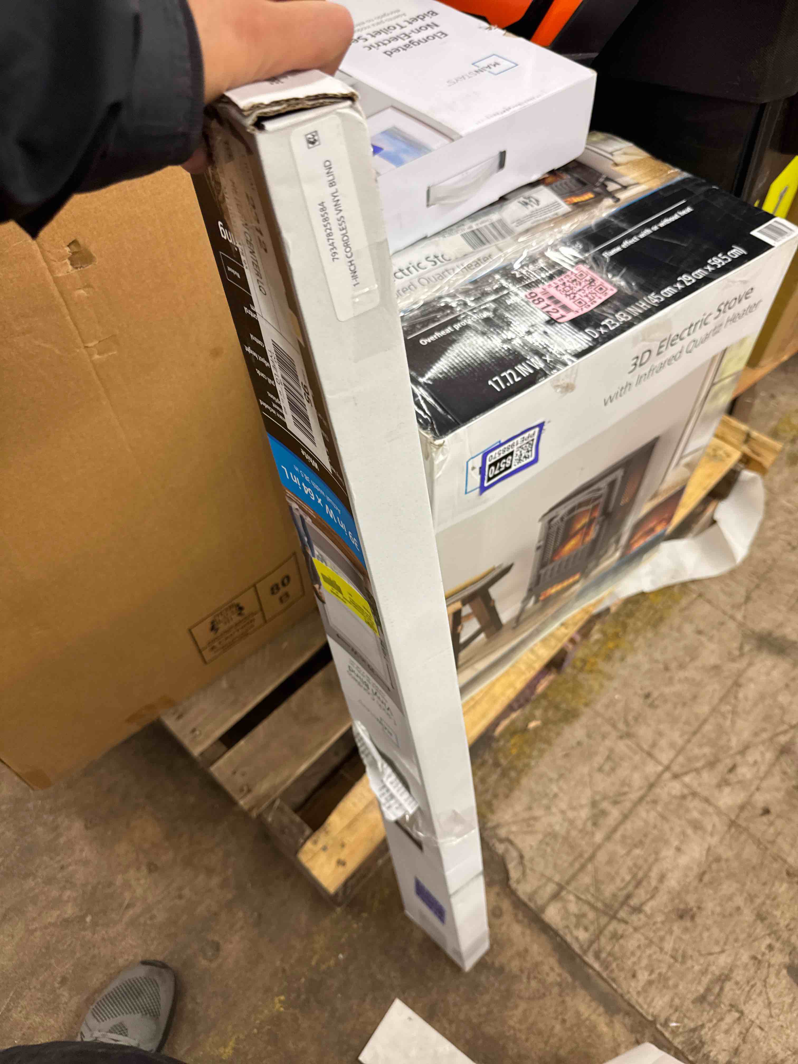 https://s3.amazonaws.com/lotting-images-prod/phillipi/PPE1988574_1743876957650.jpeg