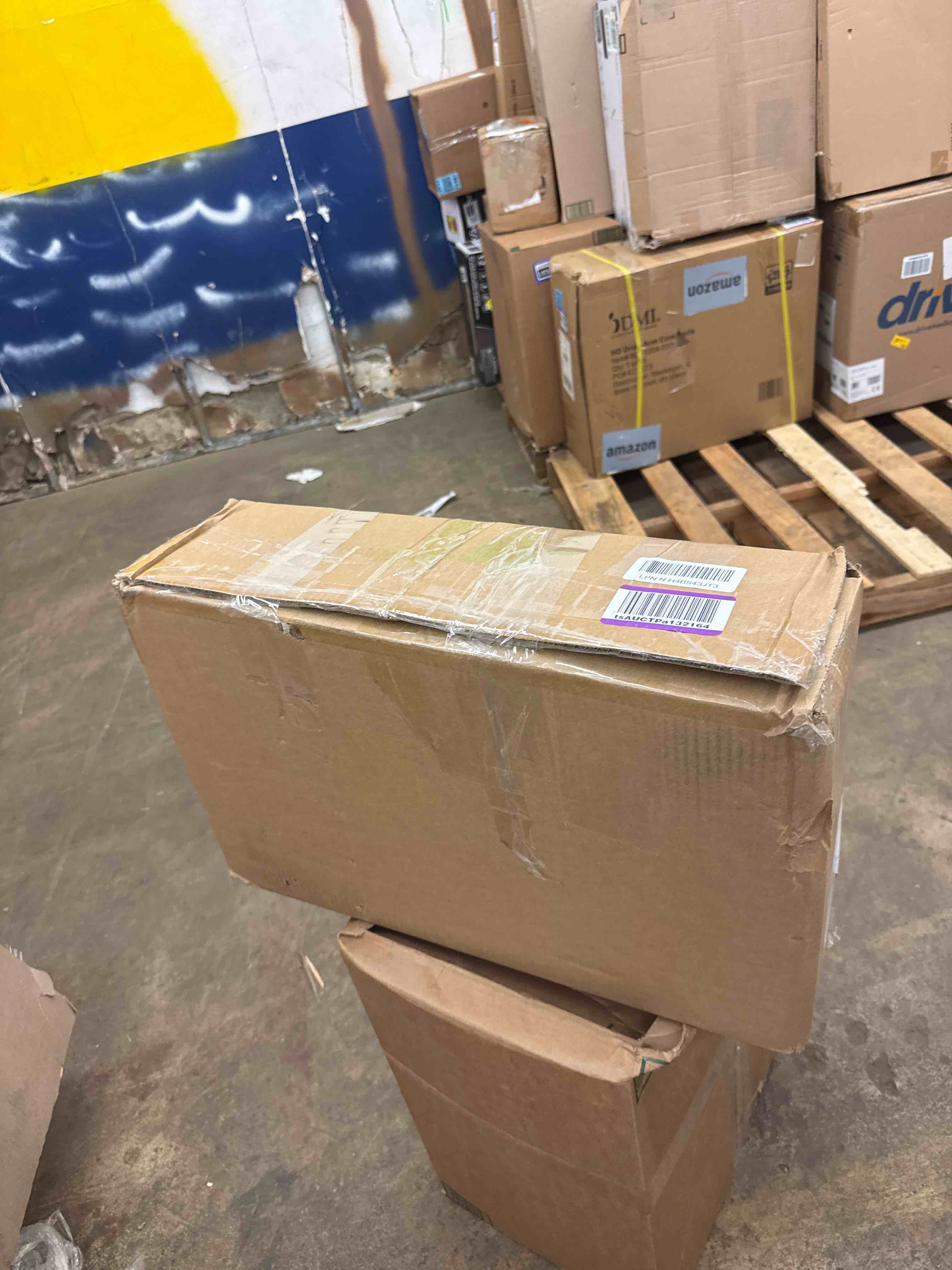 https://s3.amazonaws.com/lotting-images-prod/phillipi/PPE1989211_1744916655798.jpeg
