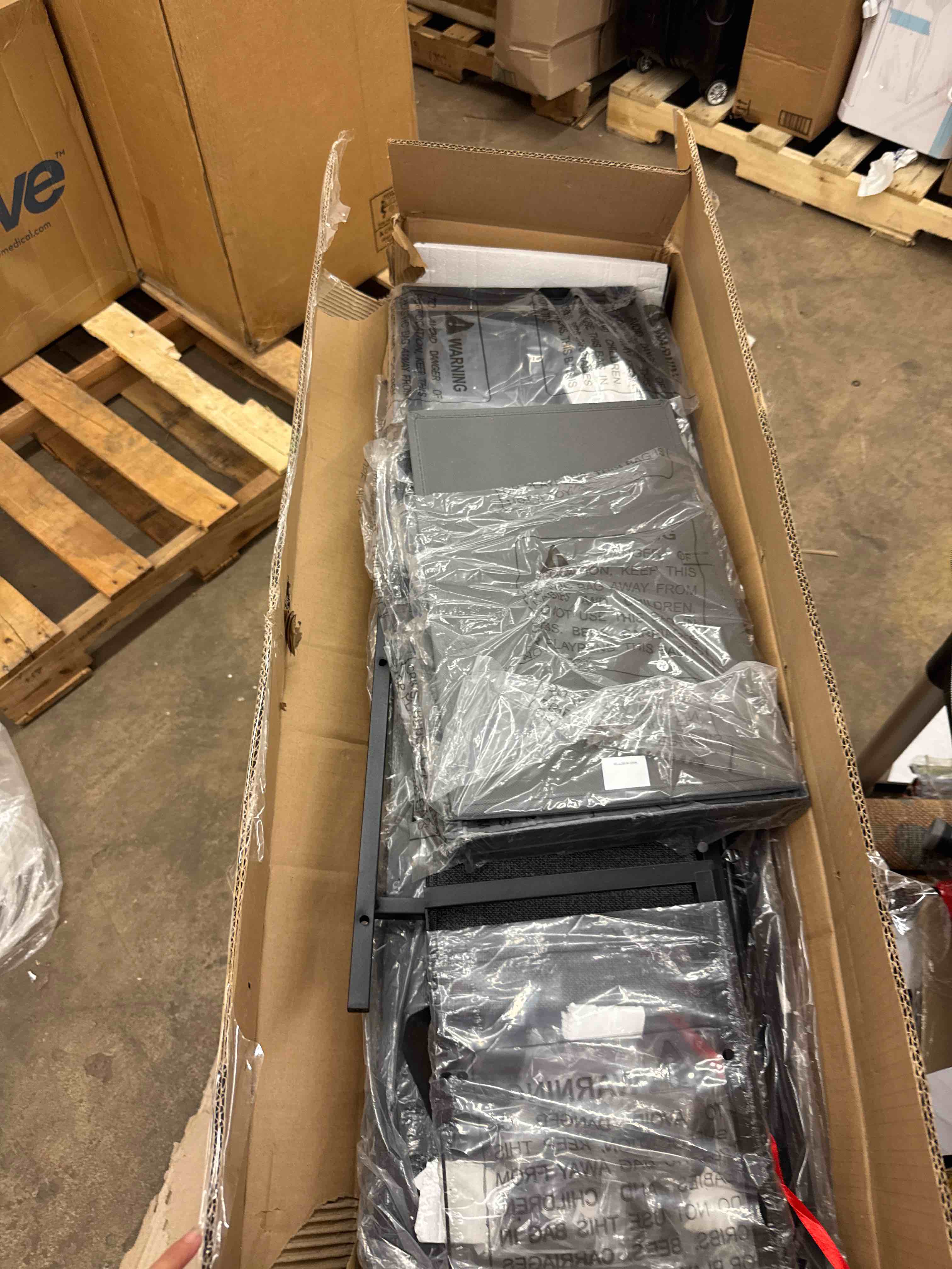 https://s3.amazonaws.com/lotting-images-prod/phillipi/PPE1989217_1744917924943.jpeg