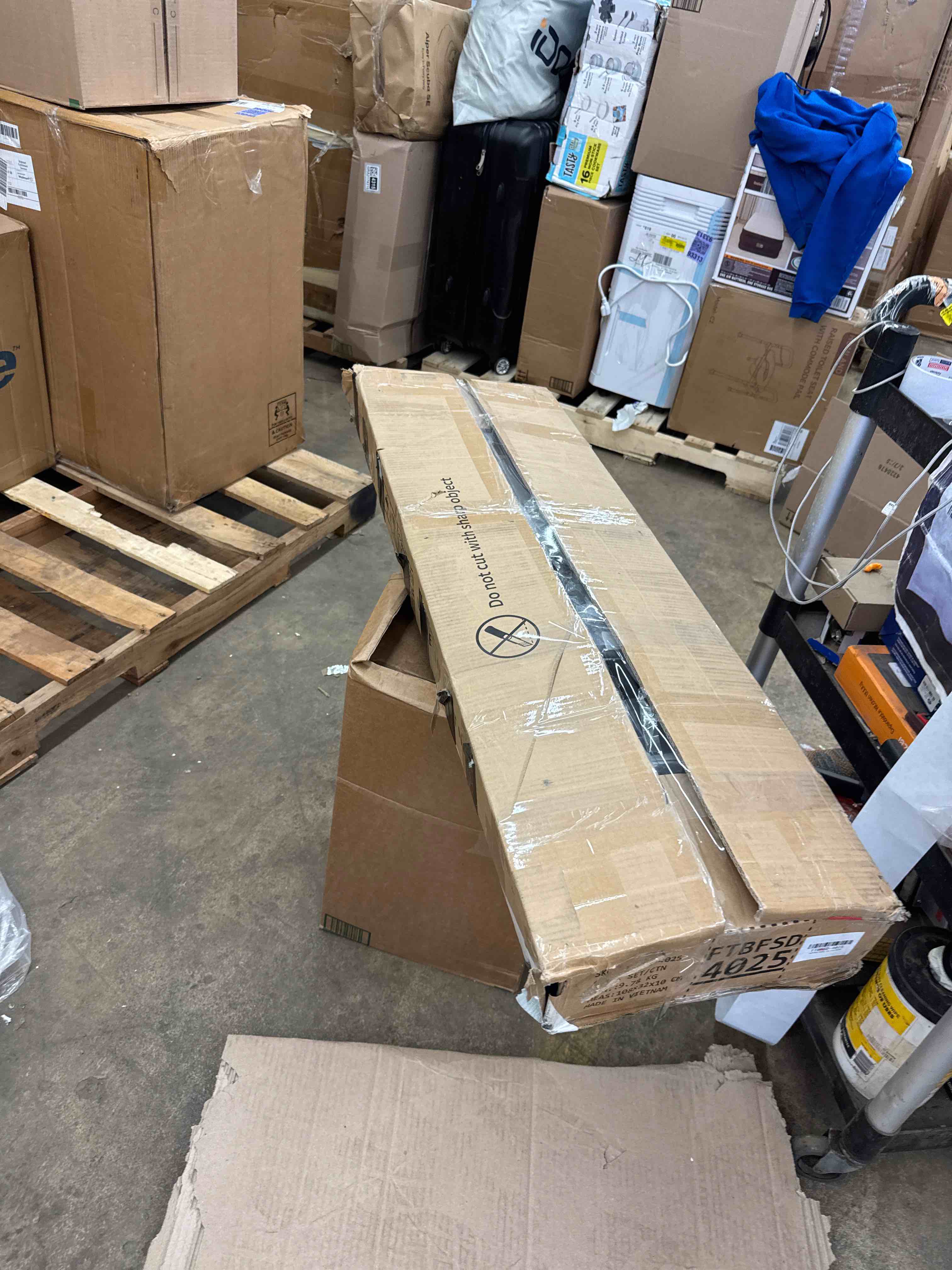https://s3.amazonaws.com/lotting-images-prod/phillipi/PPE1989217_1744917945920.jpeg