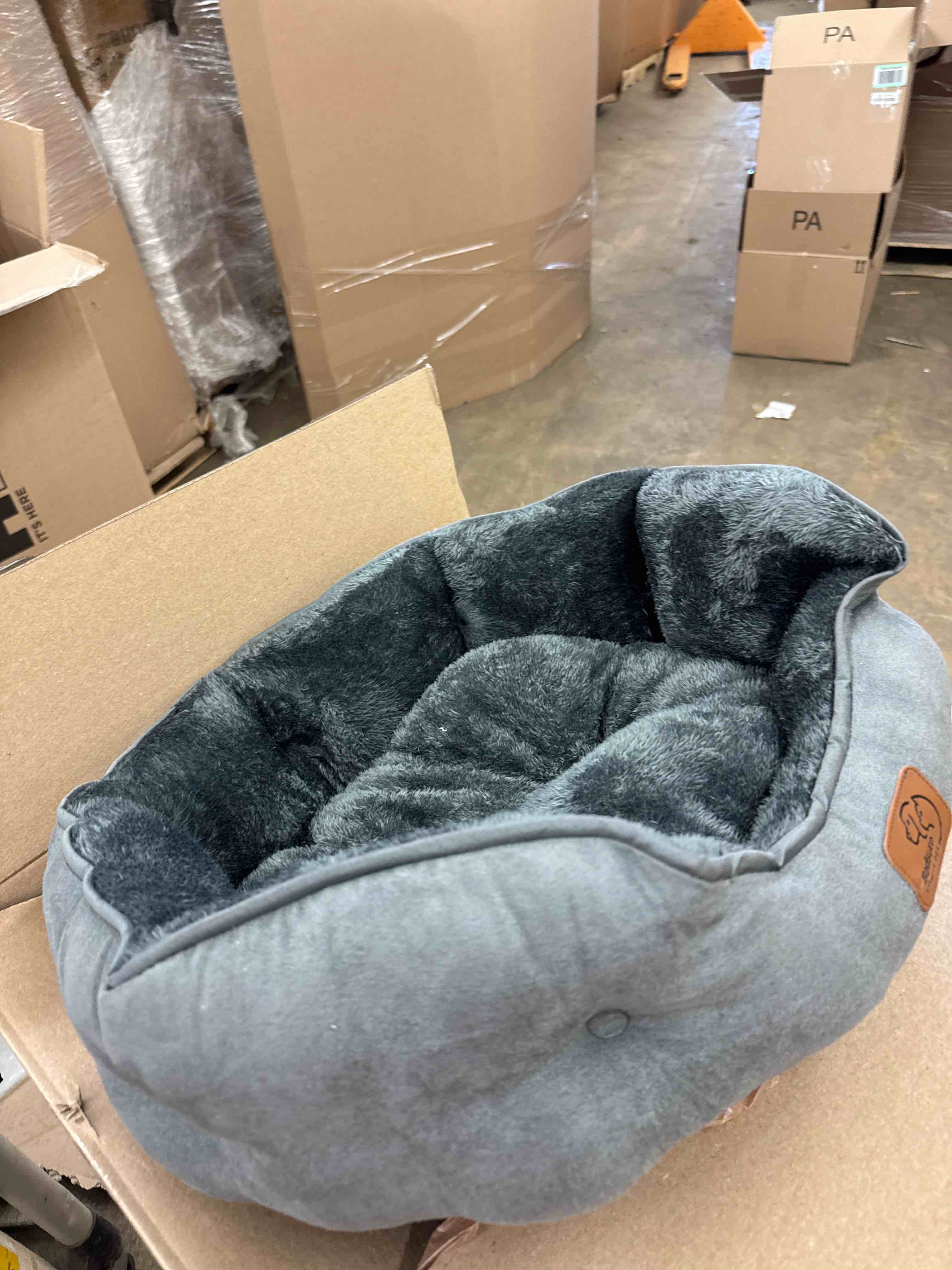 https://s3.amazonaws.com/lotting-images-prod/phillipi/PPE1989222_1744918827989.jpeg