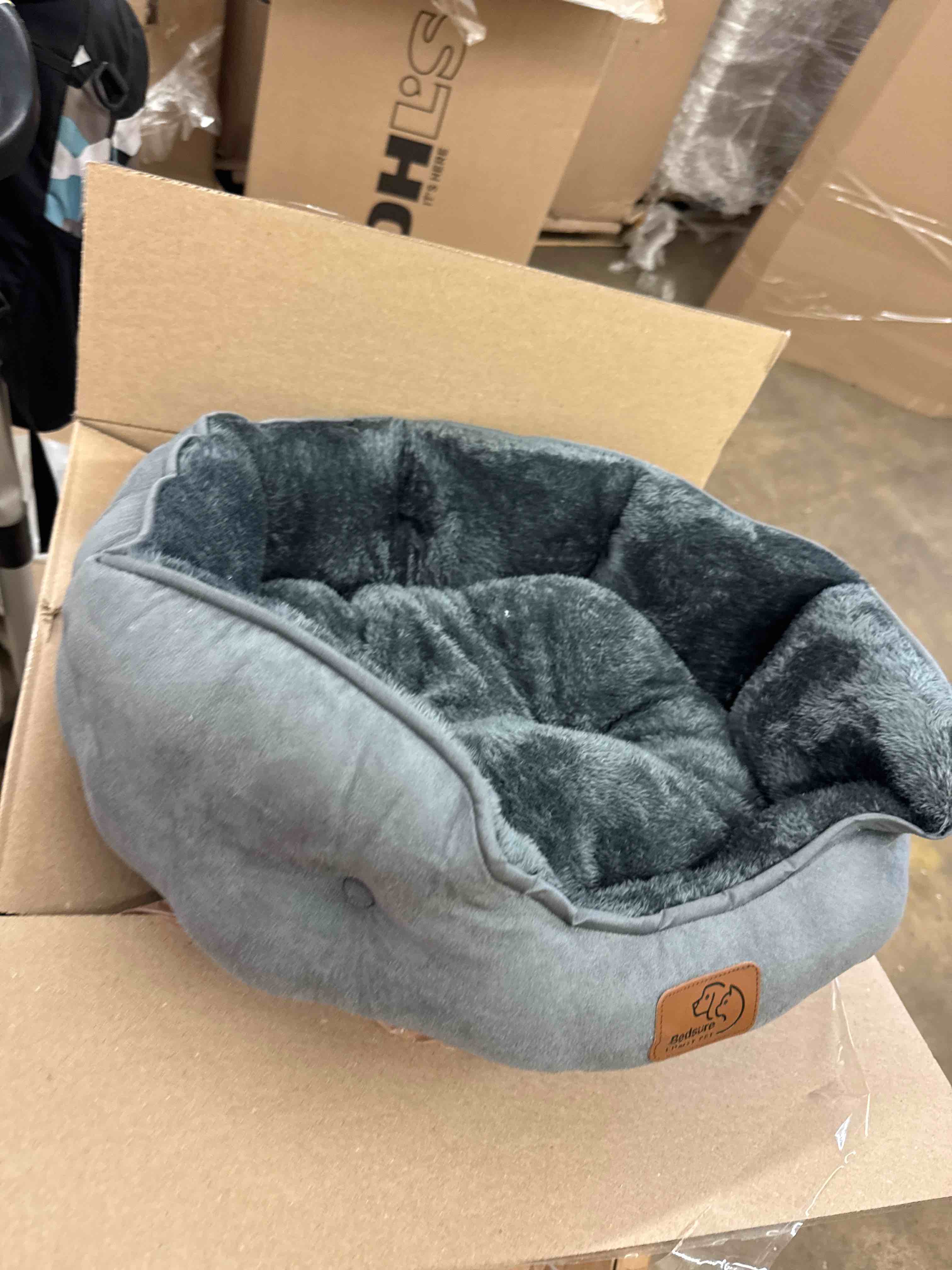 https://s3.amazonaws.com/lotting-images-prod/phillipi/PPE1989222_1744918829347.jpeg