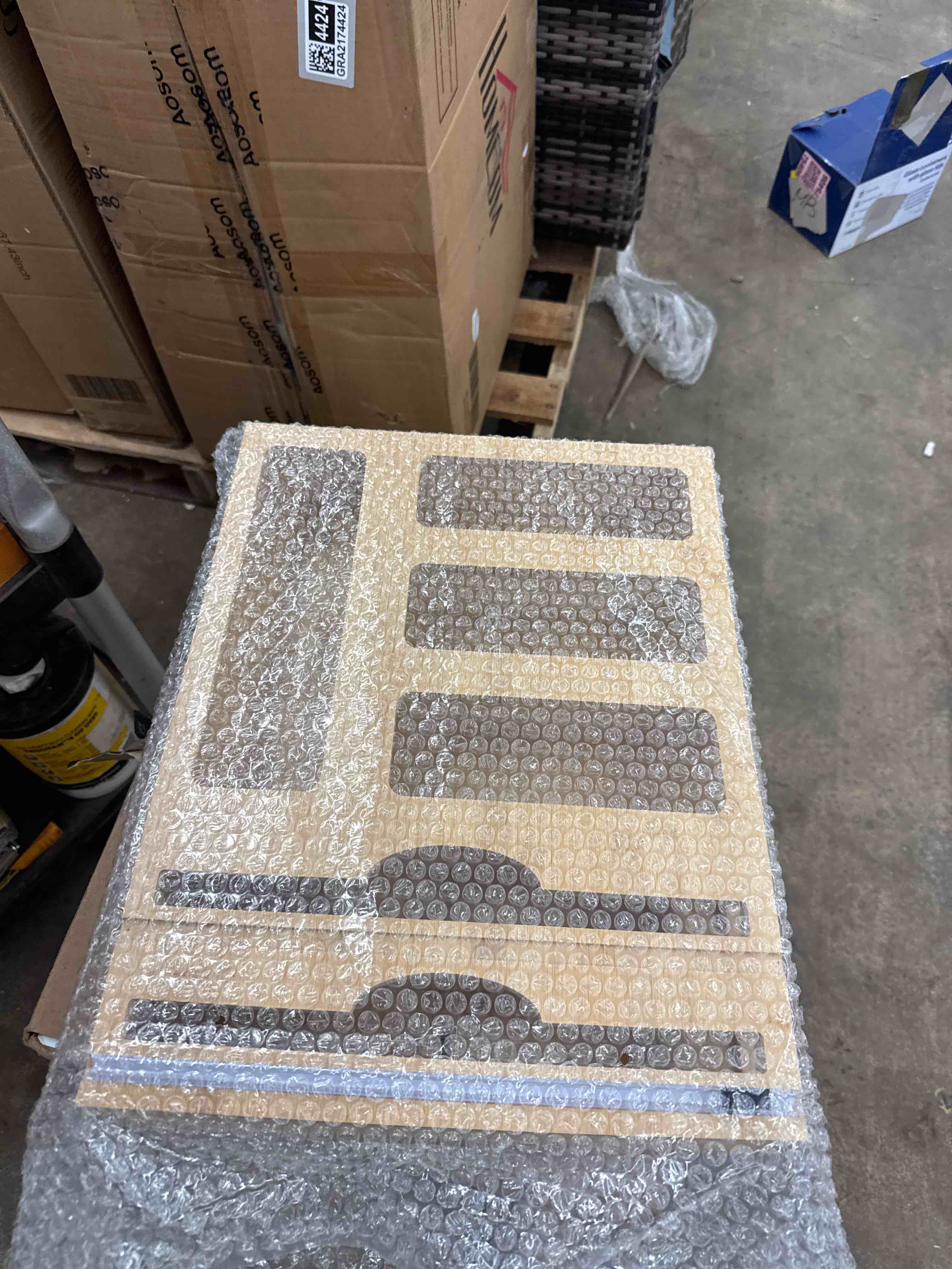 https://s3.amazonaws.com/lotting-images-prod/phillipi/PPE1989288_1745004575835.jpeg