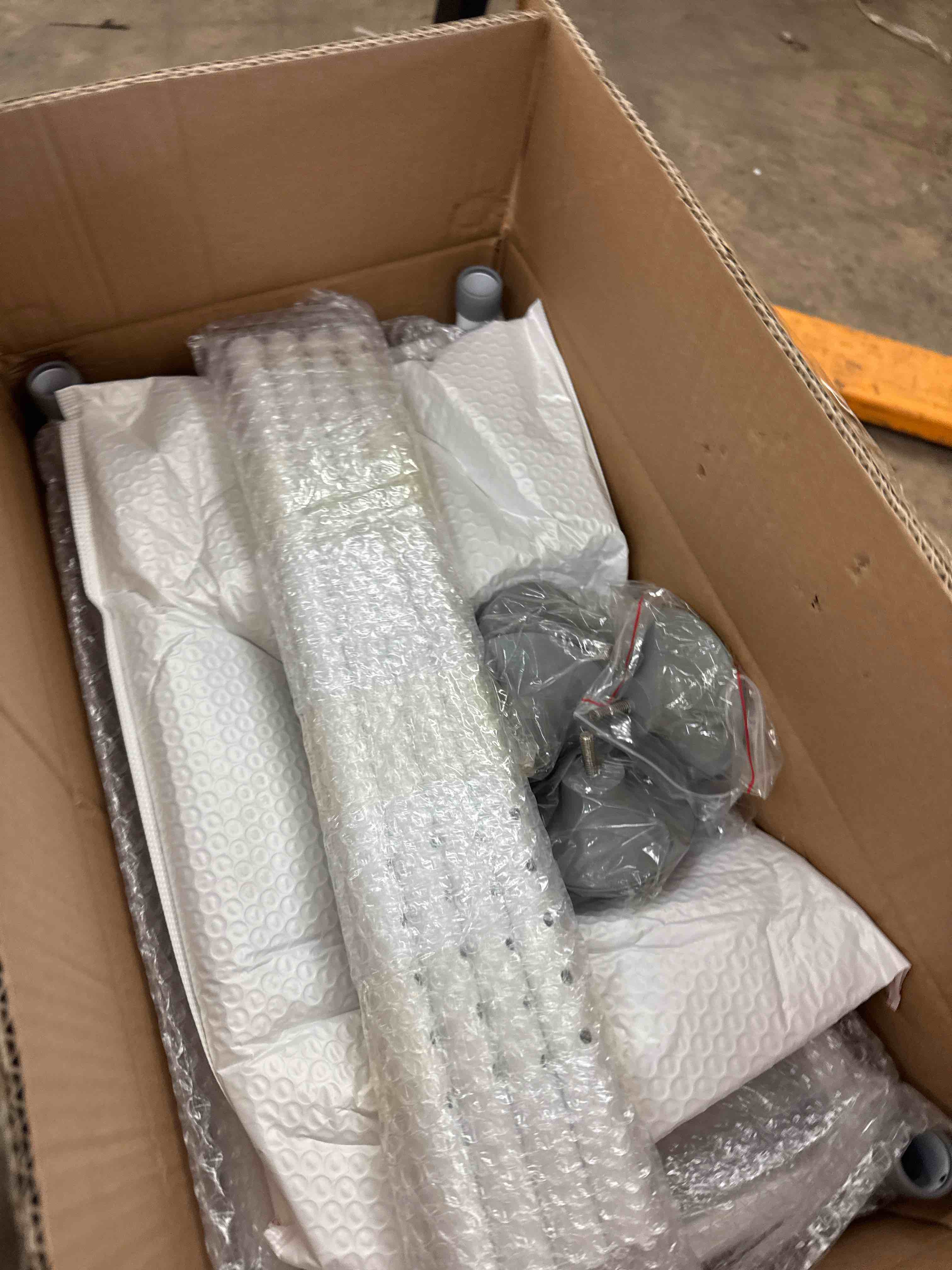https://s3.amazonaws.com/lotting-images-prod/phillipi/PPE1989319_1745010610248.jpeg