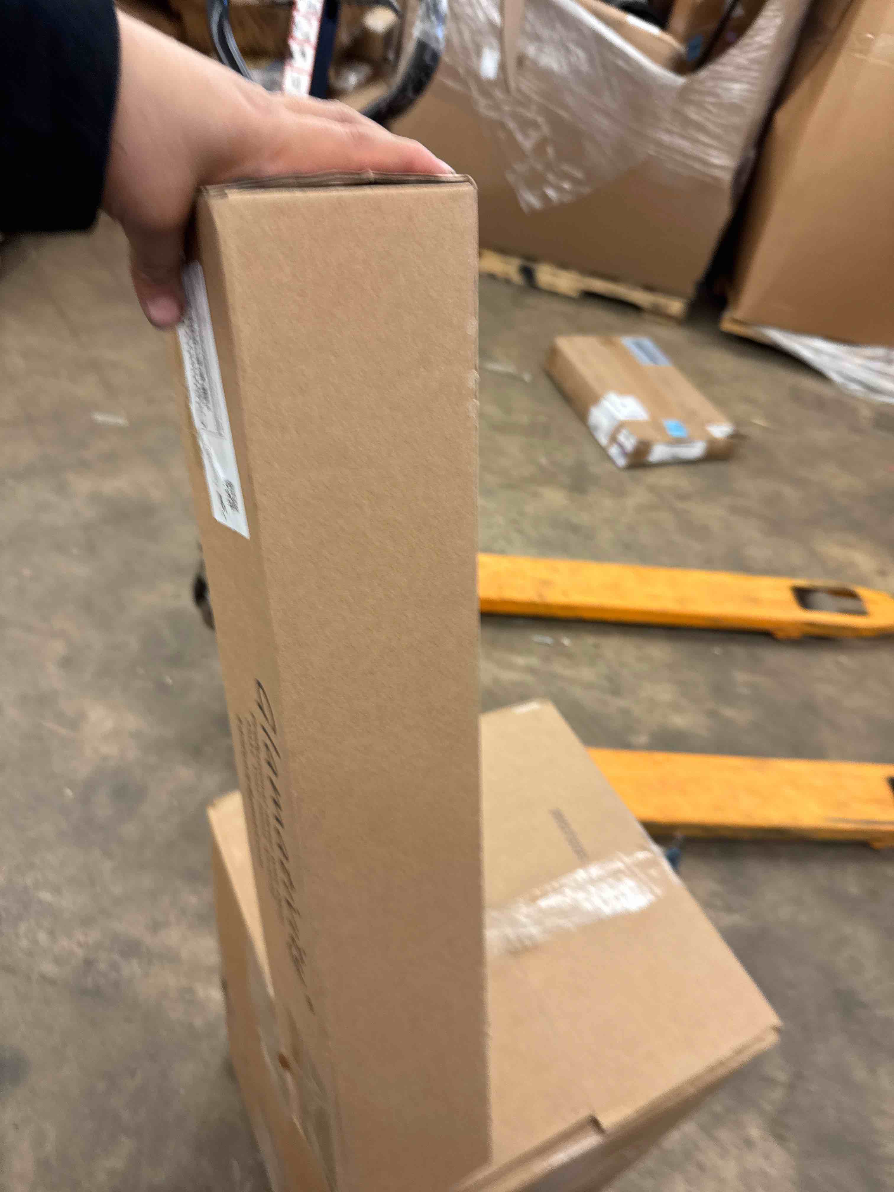 https://s3.amazonaws.com/lotting-images-prod/phillipi/PPE1989321_1745010926222.jpeg