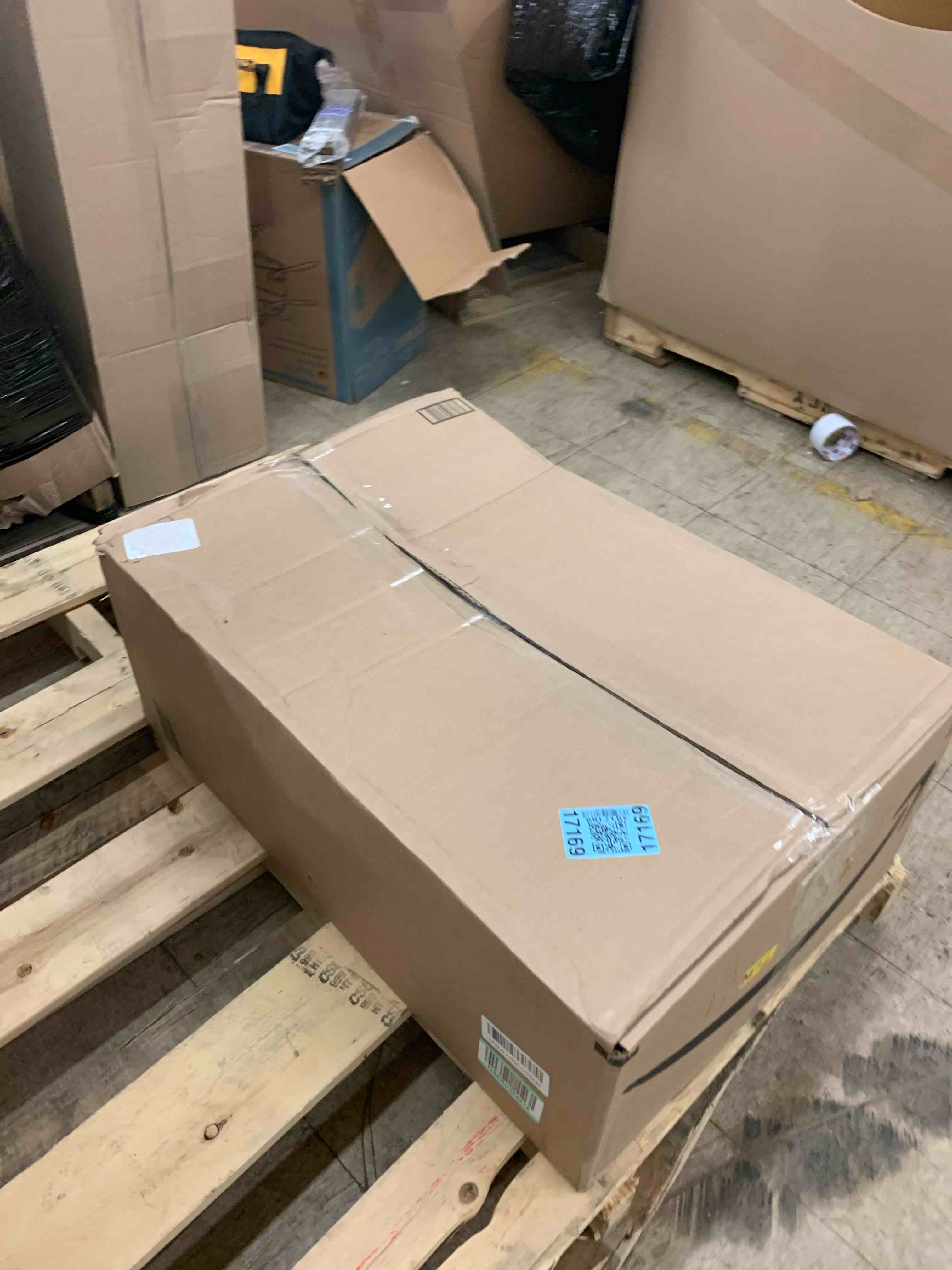https://s3.amazonaws.com/lotting-images-prod/phillipi/PPE1989880_1746128137773.jpeg