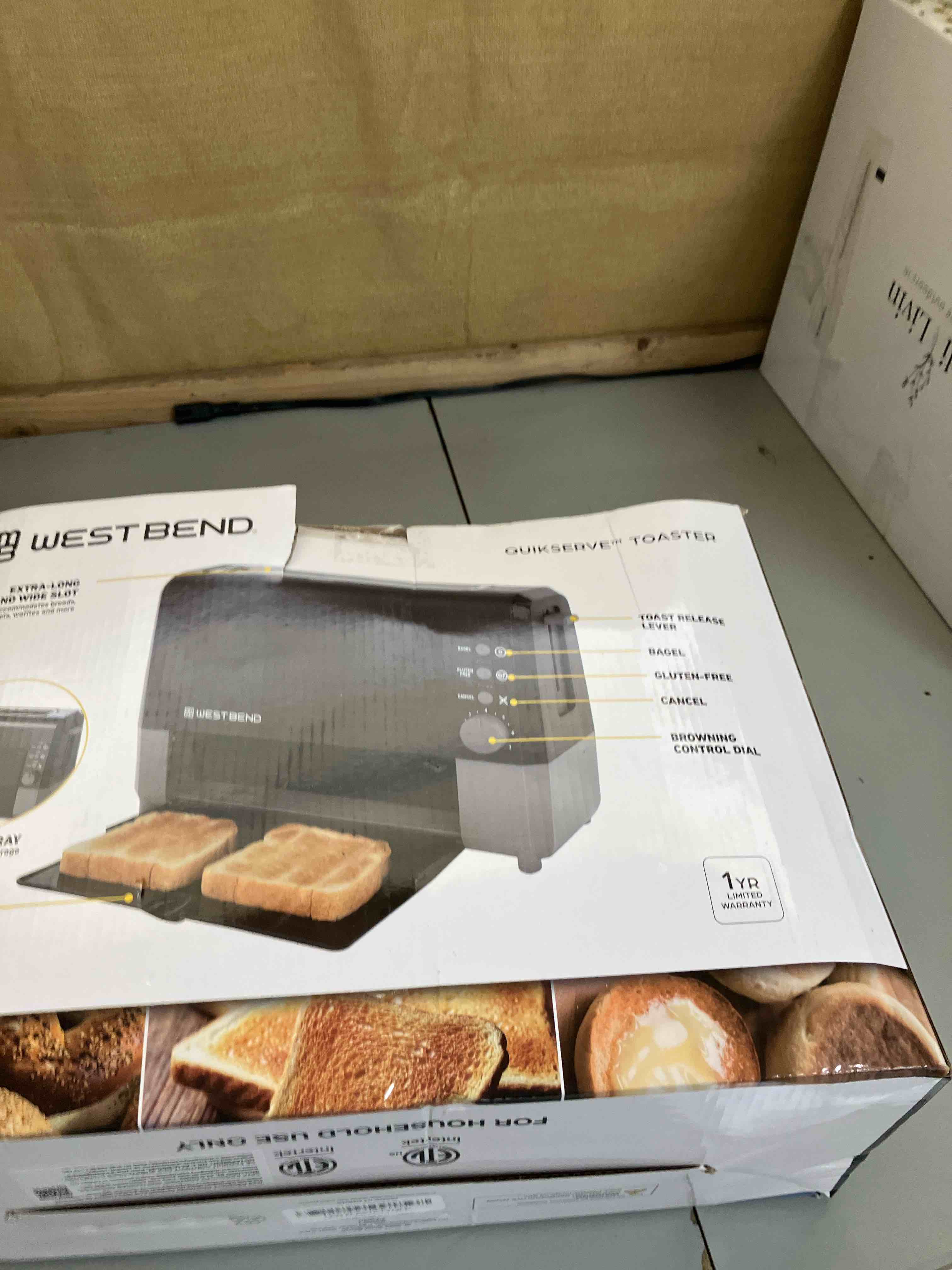 https://s3.amazonaws.com/lotting-images-prod/phillipi/PPE1993200_1744979588099.jpeg