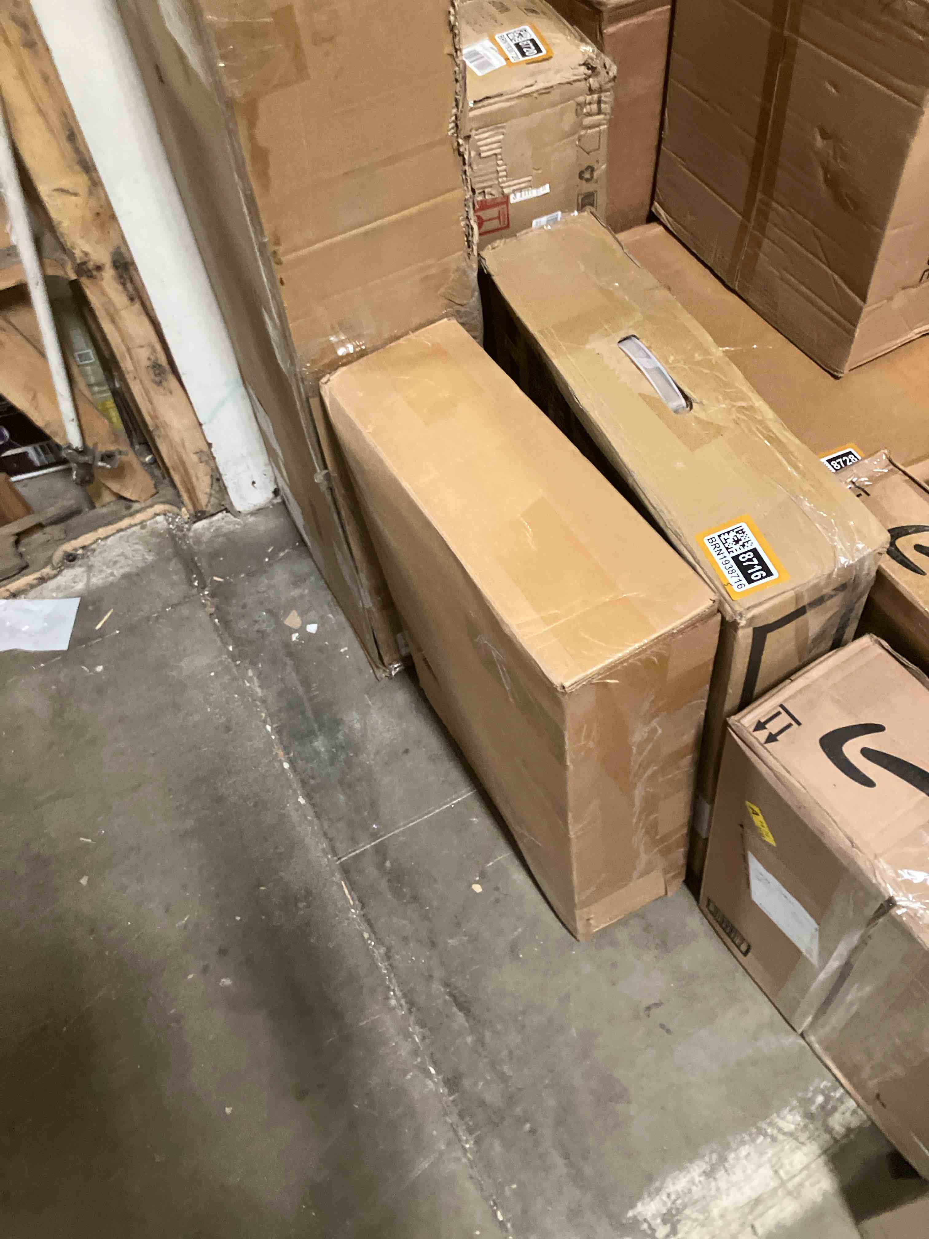 https://s3.amazonaws.com/lotting-images-prod/phillipi/PPE1996289_1741984648890.jpeg