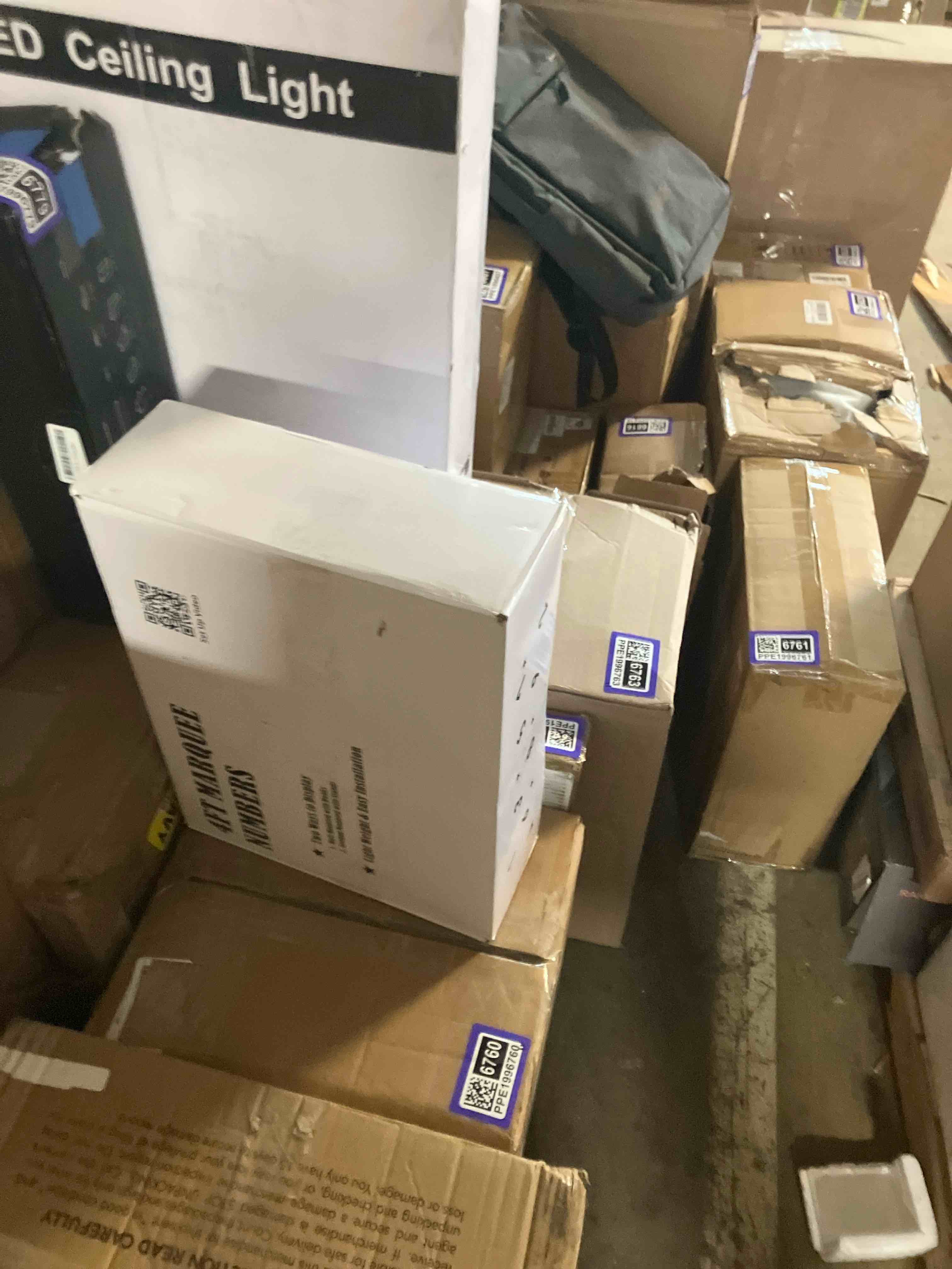 https://s3.amazonaws.com/lotting-images-prod/phillipi/PPE1996777_1742315978095.jpeg