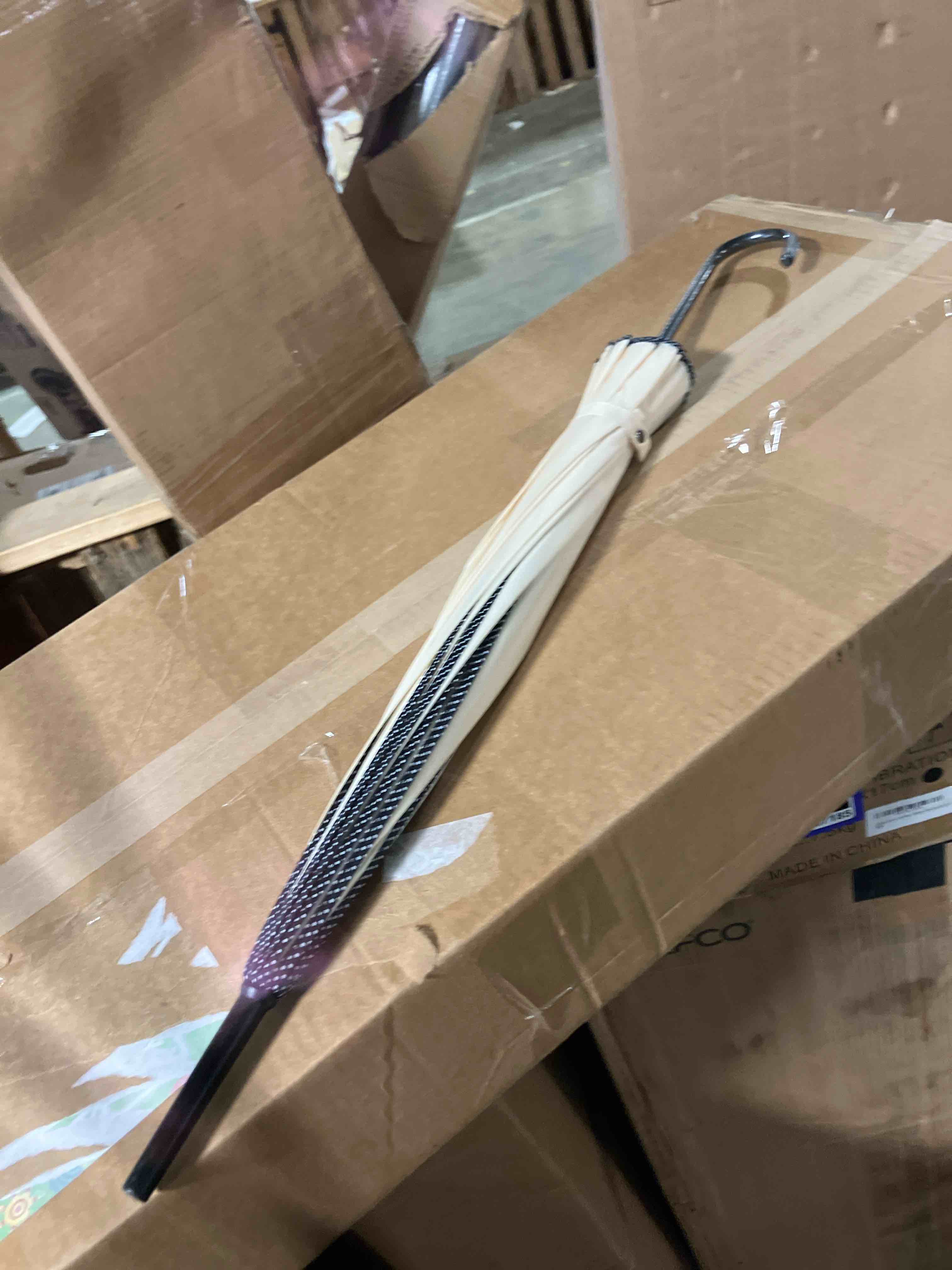https://s3.amazonaws.com/lotting-images-prod/phillipi/PPE1997186_1742590081303.jpeg