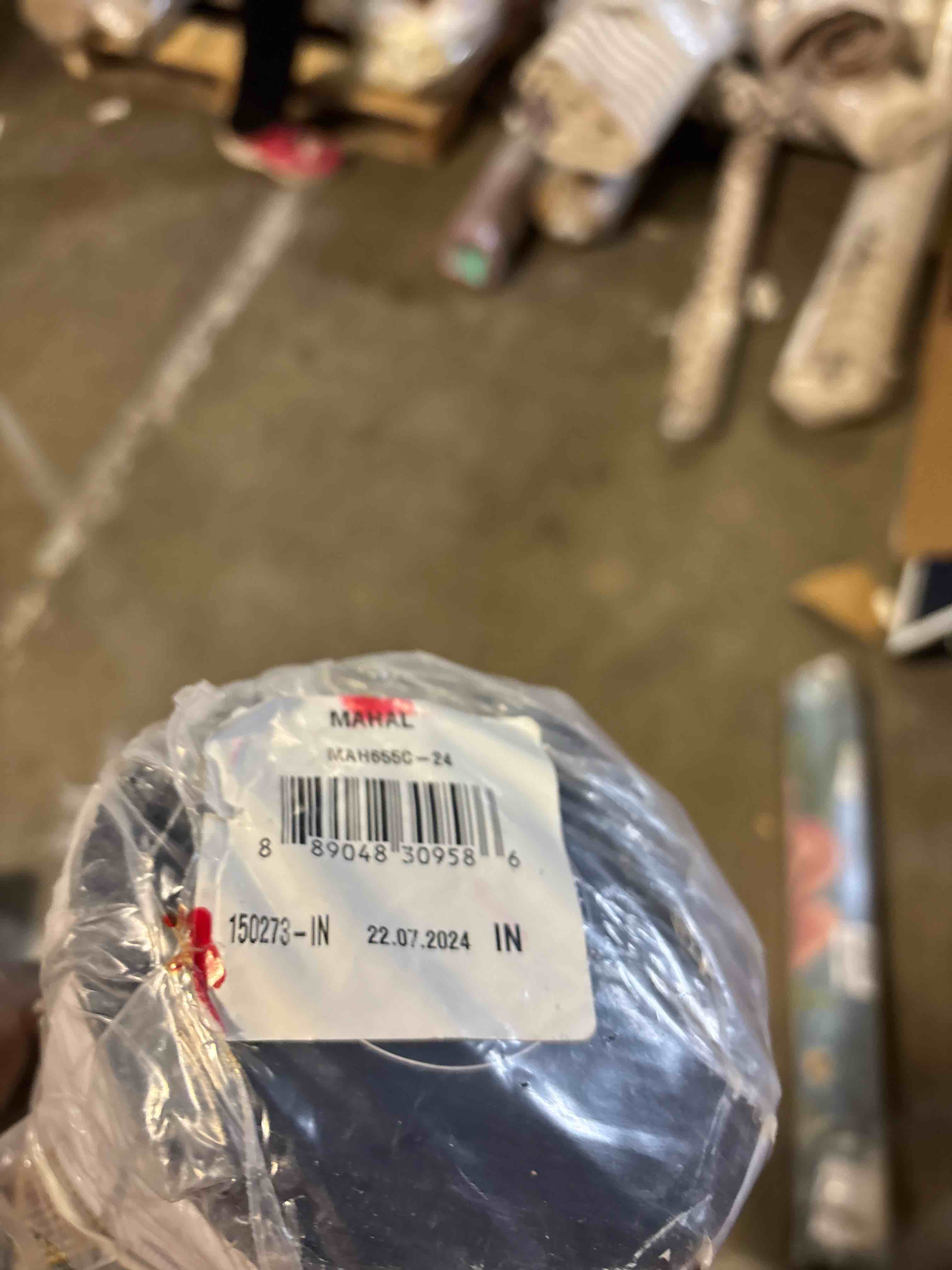 https://s3.amazonaws.com/lotting-images-prod/phillipi/PPE2002157_1743536264446.jpeg