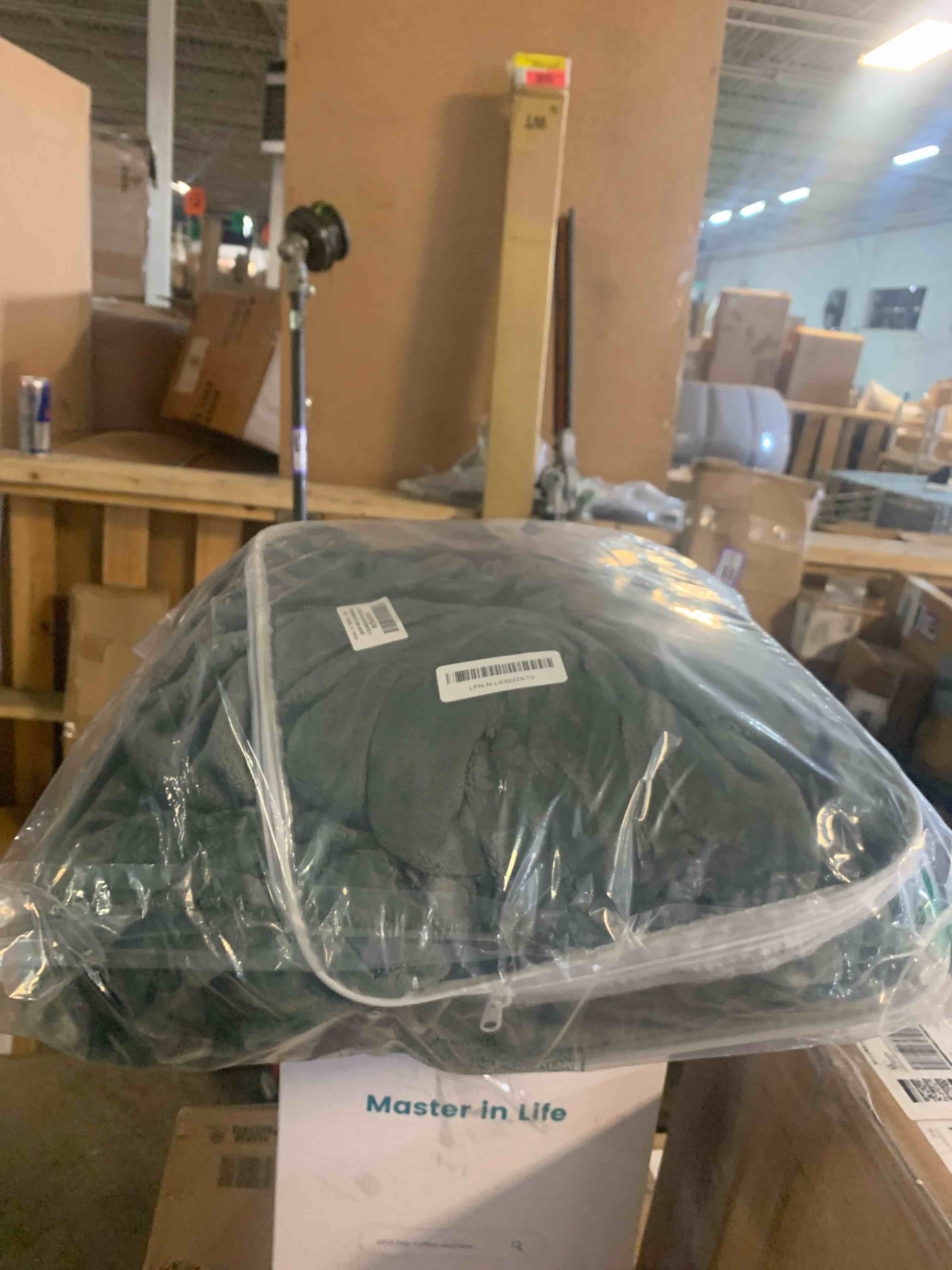 https://s3.amazonaws.com/lotting-images-prod/phillipi/PPE2006706_1740503247424.jpeg