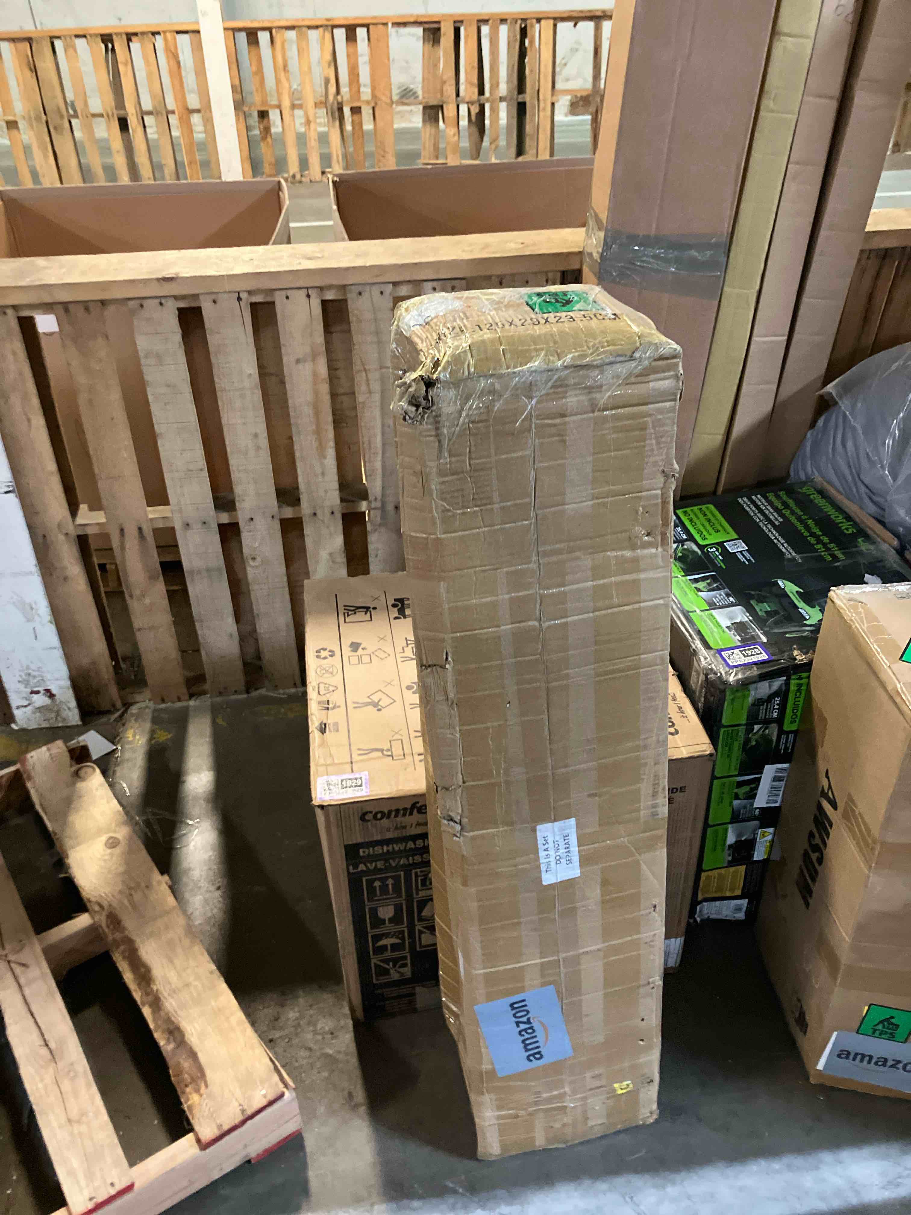 Condition photo showing New/Like New for 4 Pcs 3.5 x 48 inch Solid Red Oak Stair Newel Post with a Single Groove Notched Wood Balusters for Staircase Interior Railing Newels for Stair Handrails