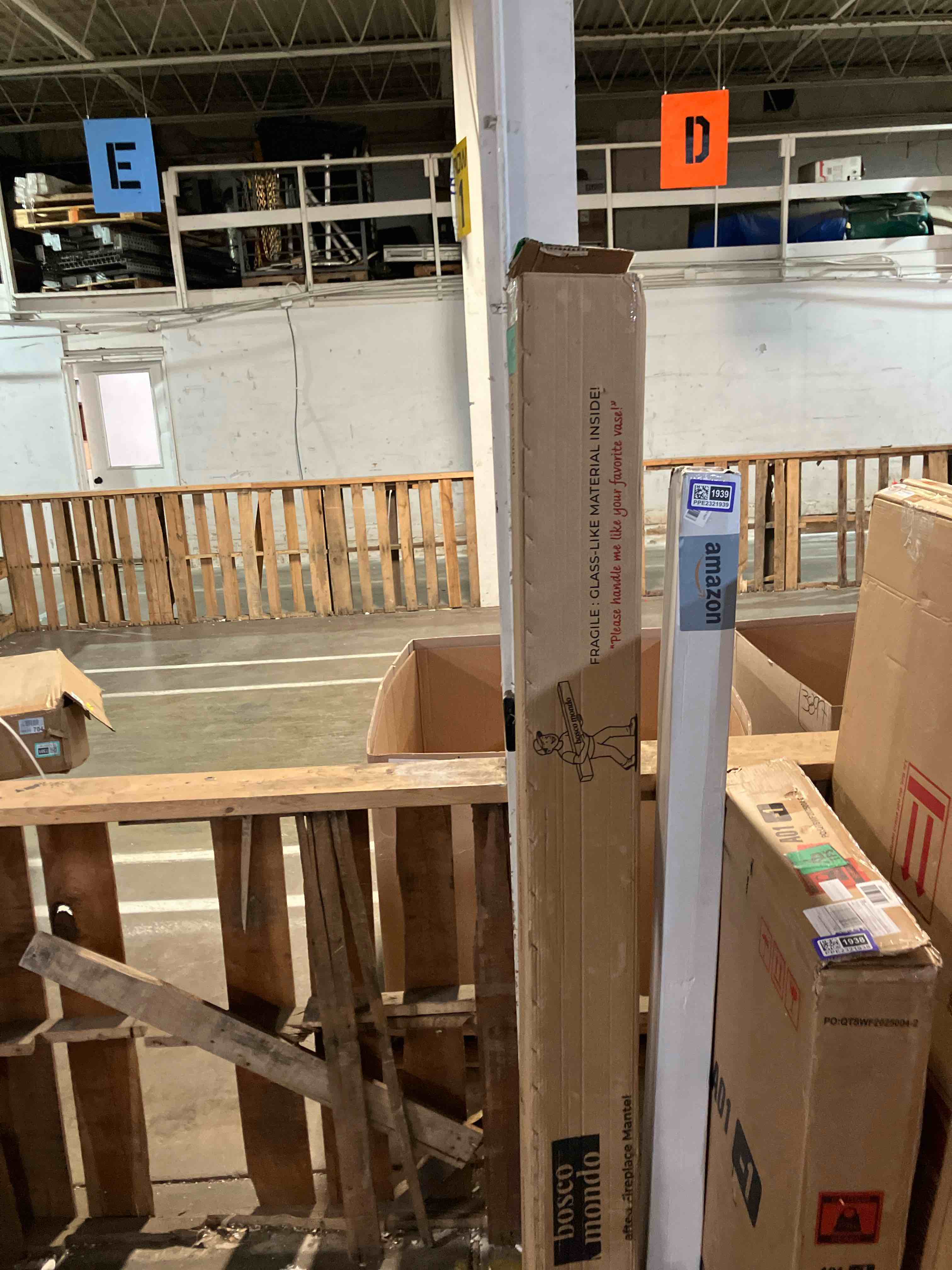 Condition photo showing New/Like New for BoscoMondo Fireplace Mantel, Handcrafted Rustic from Solid Pine, Wall-Mounted Floating Farmhouse Shelf - 8x6x72 Oak