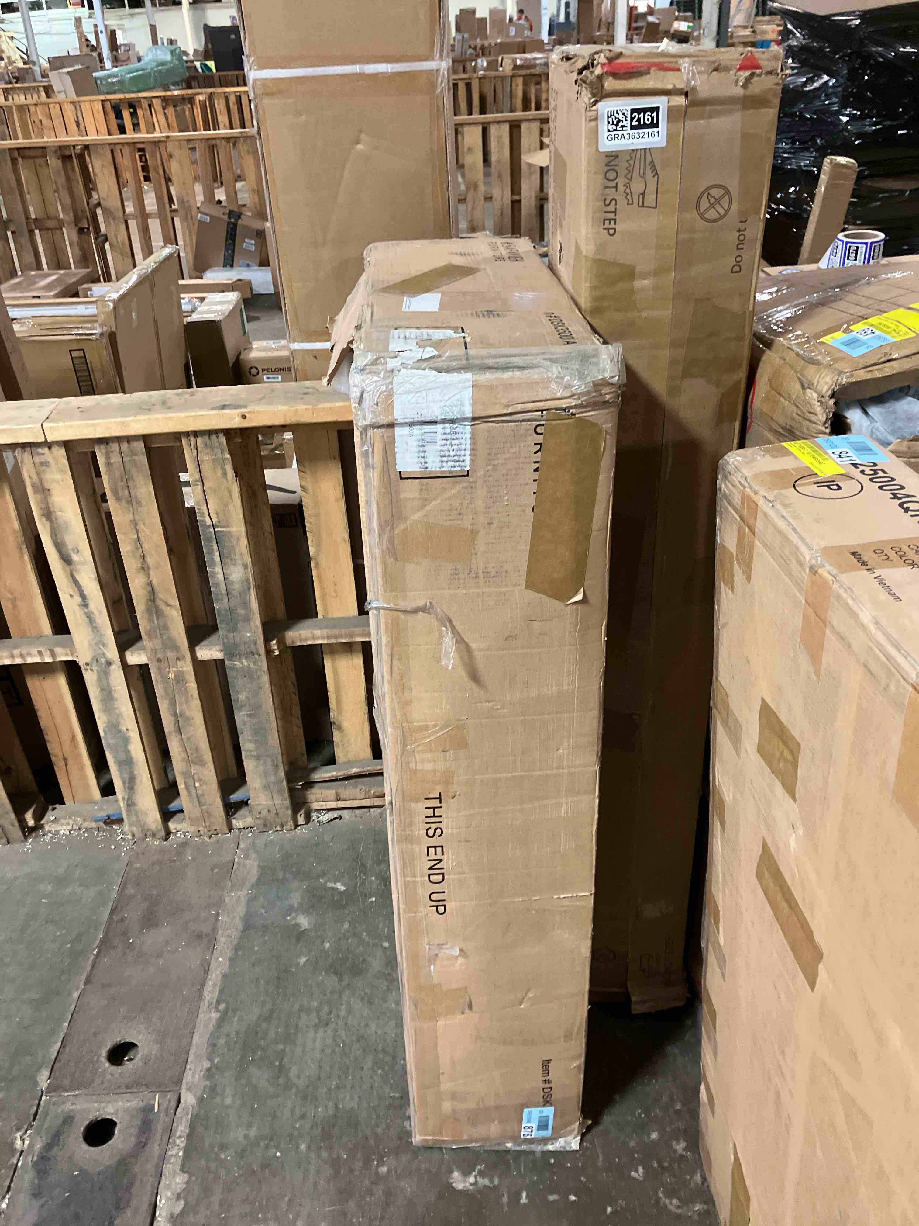 Condition photo showing Good Condition for Newcastleton 1 Coffee Table (Box damaged)