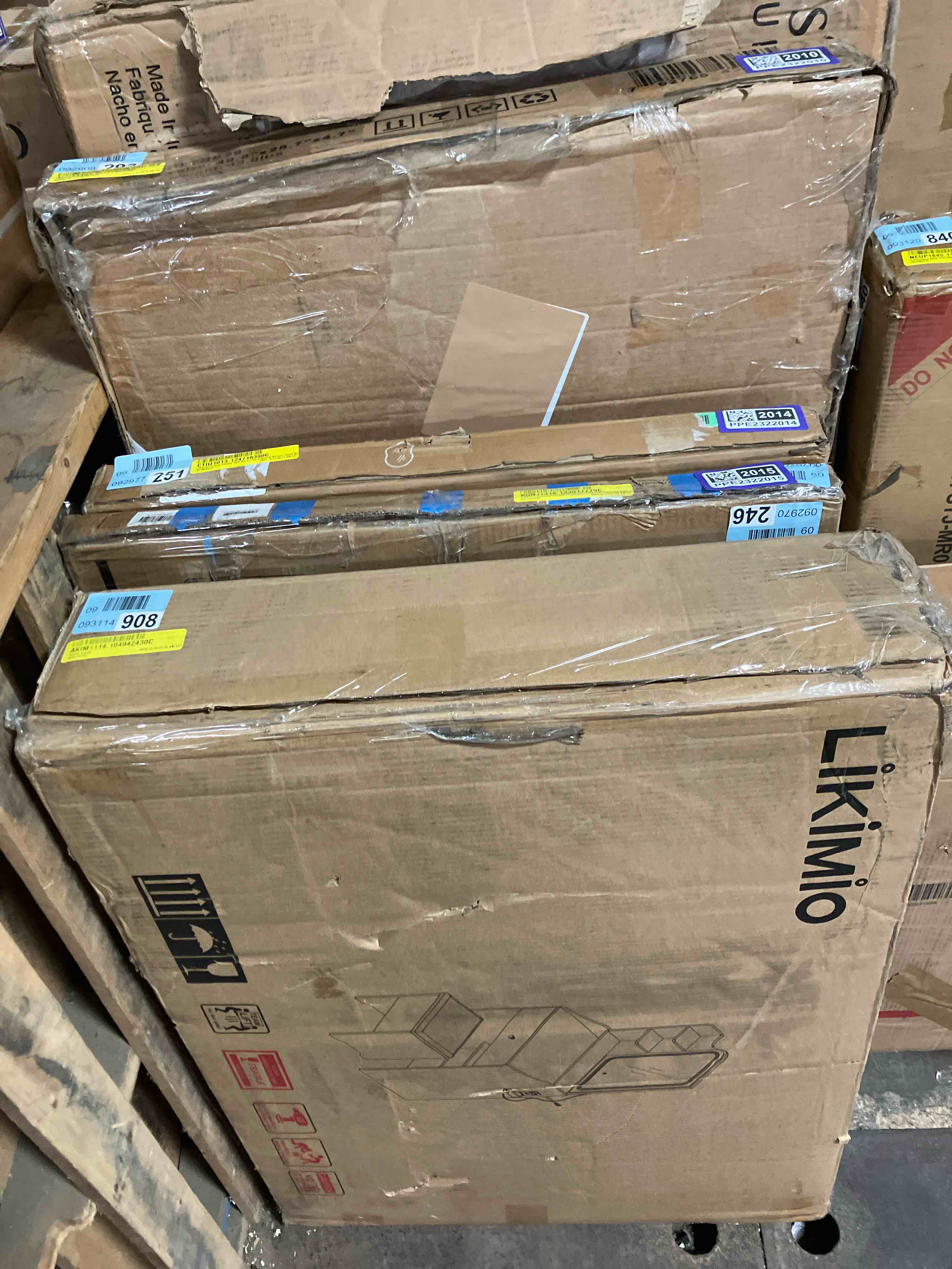 Condition photo showing New/Like New for Dileydi Vanity