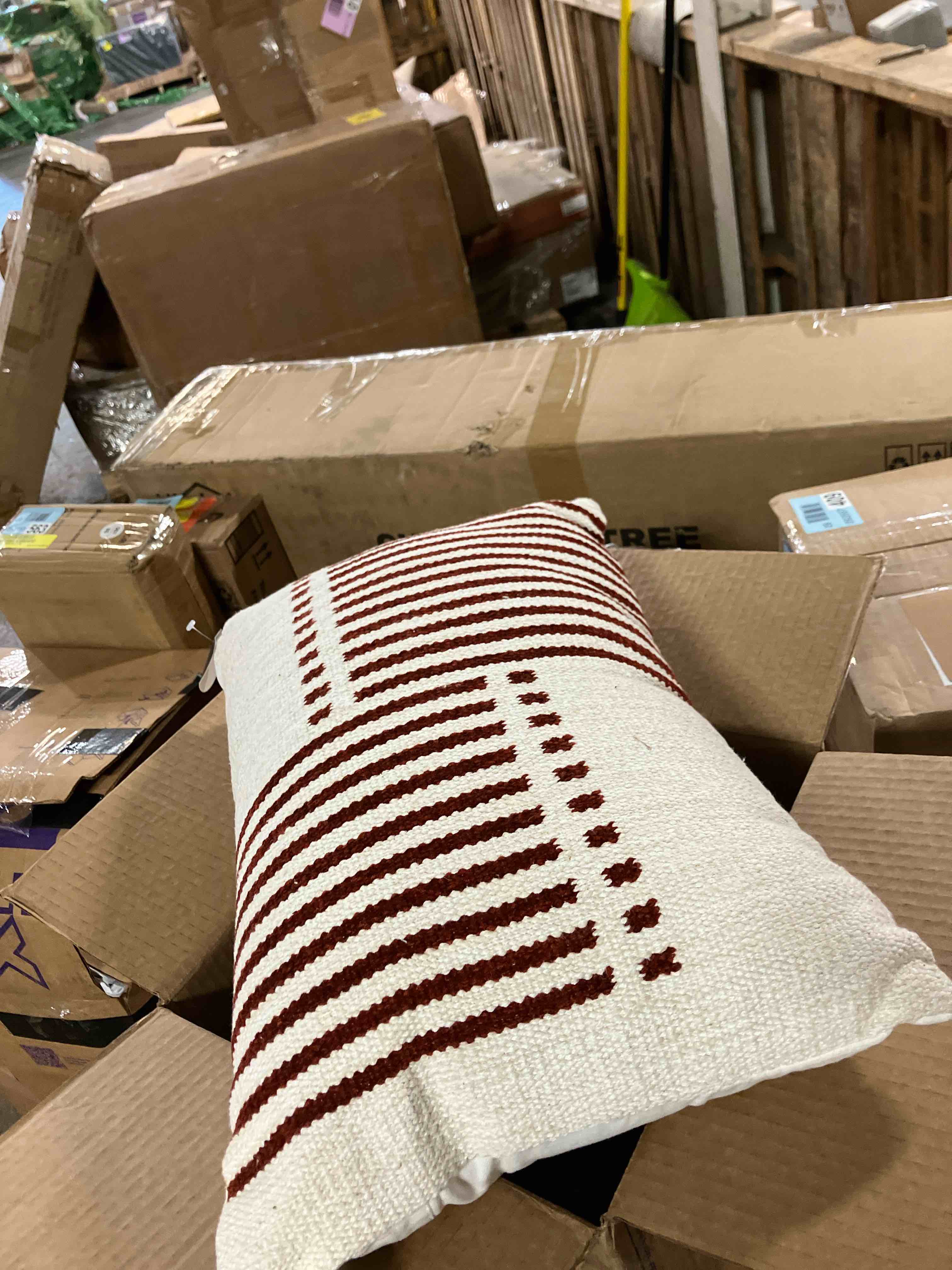 Condition photo showing New/Like New for Rizzy Home Cotton Abstract Stripe Terra Cotta 14 X20  Pillow Cover 2 Pack