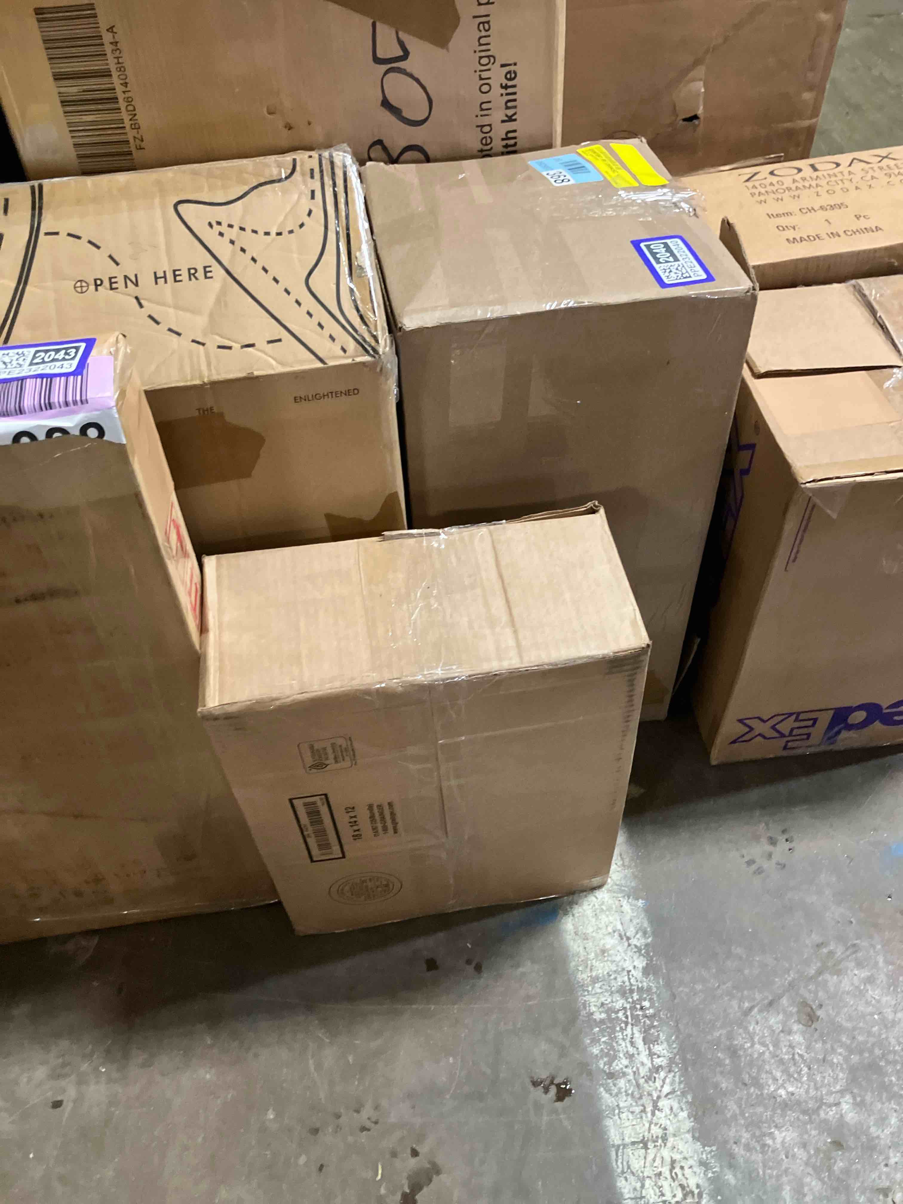 Condition photo showing New/Like New for Wicker Shallow Storage Basket - Medium