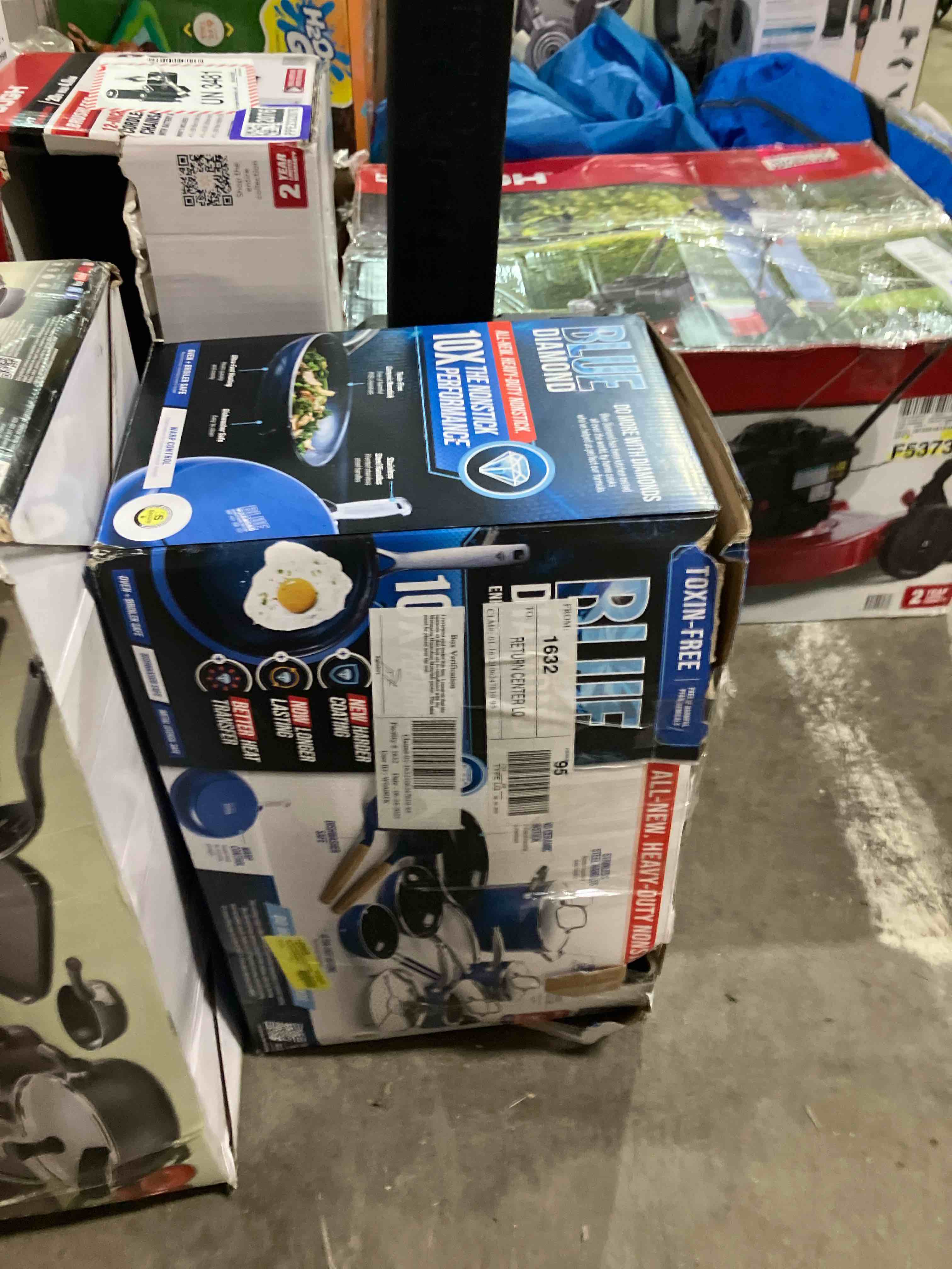 Condition photo showing New/Like New for Blue Diamond 12-Piece Ceramic Nonstick Cookware Set – Toxin-Free, Dishwasher Safe, Oven Safe, Nonstick