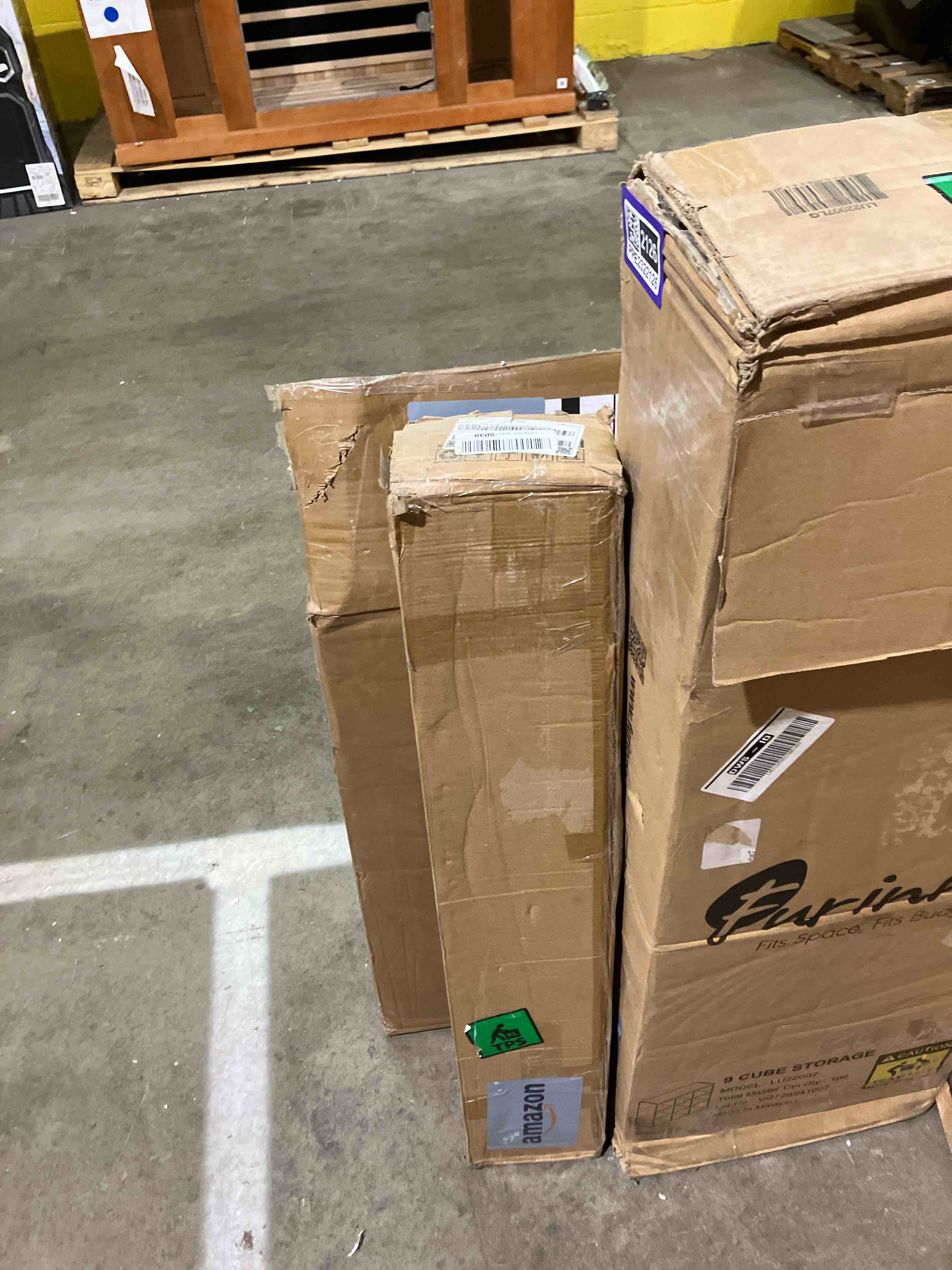 Condition photo showing New/Like New for VEVOR - Self Adhesive Vinyl Floor Tiles 36 x 6 inch, 36 Tiles 2.5mm Thick Peel & Stick, Natural Grain DIY Flooring - Wood