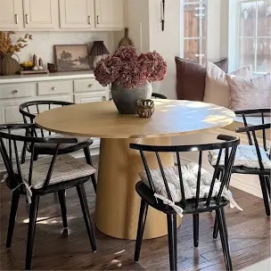 Cuji 47'' Round Pedestal Dining Table (Table top only)