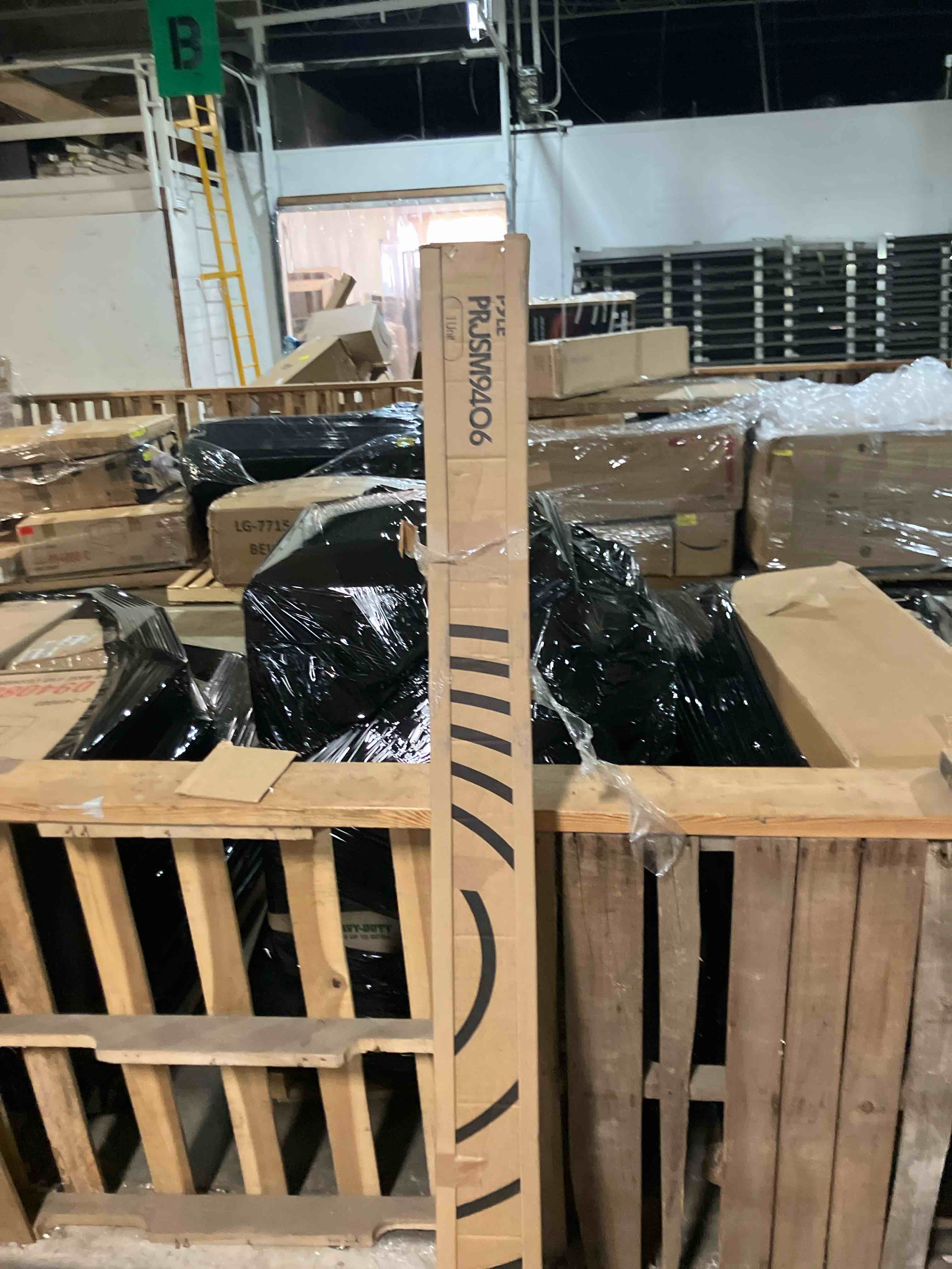 Condition photo showing New/Like New for Pyle 72-Inch Manual Pull Down Projector Screen, Matte White Projection Surface, Ceiling or Wall Mount Screen Projector with Auto-Lock & Black Border for Home Theater or Office (42.5" x 56.6")