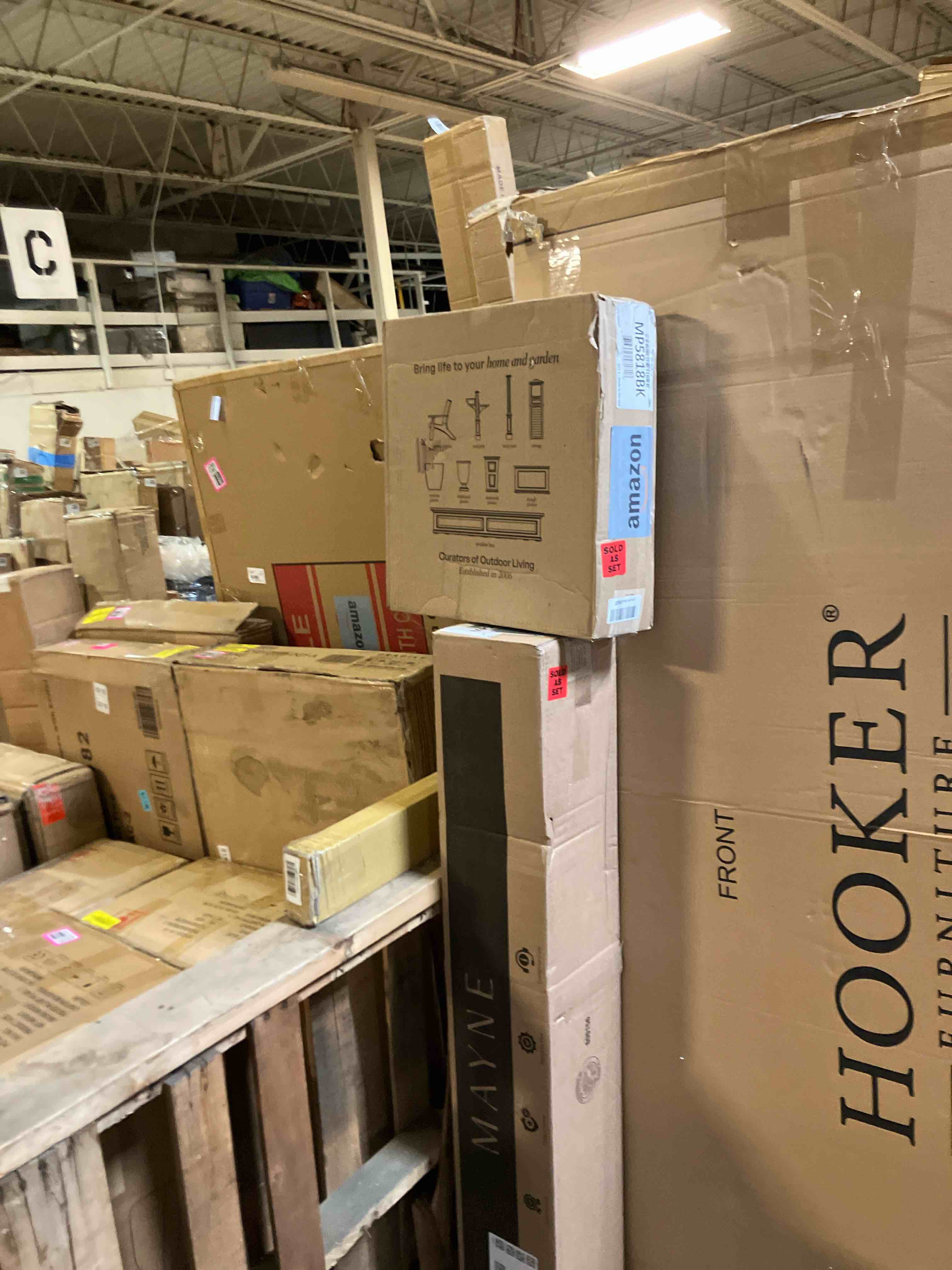 Condition photo showing New/Like New for Mayne Newport Plus 4 x 4 Black Polymer Pyramid Mount Mailbox Post (2 boxes)