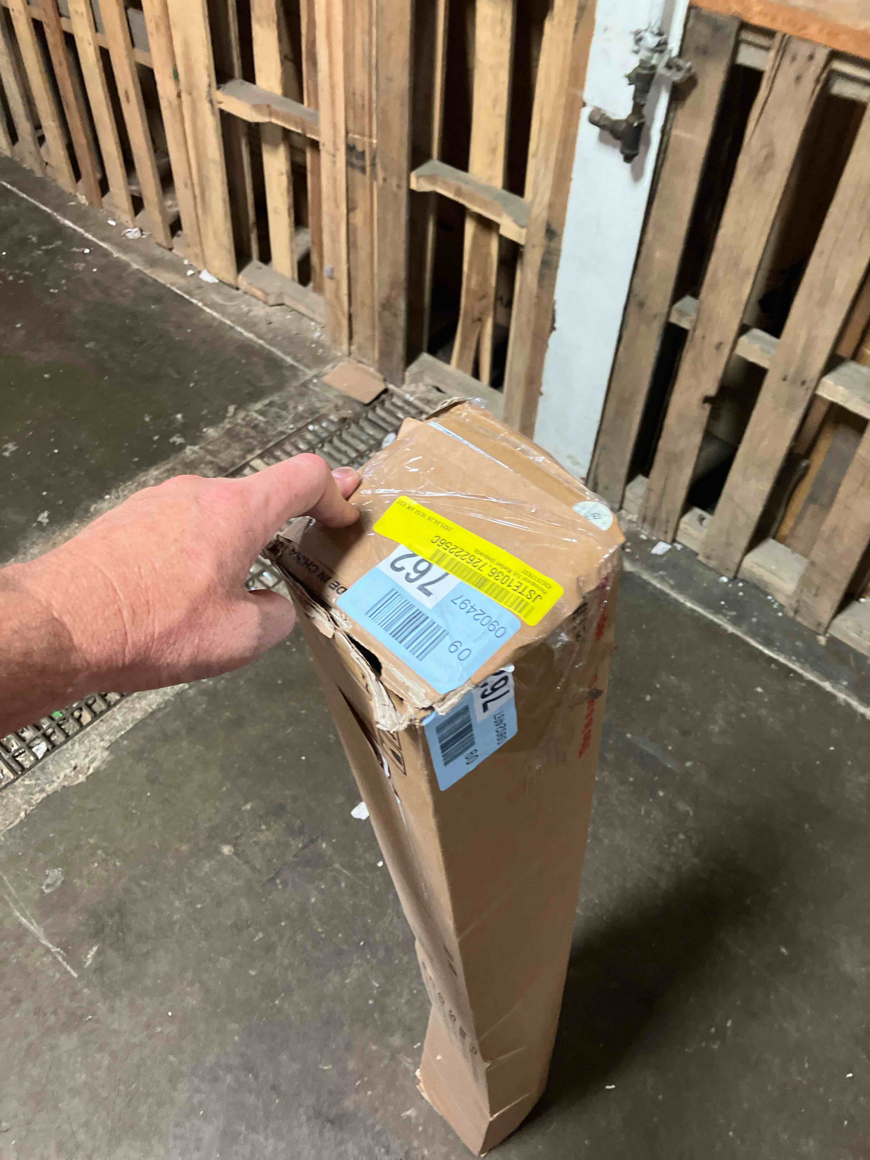https://s3.amazonaws.com/lotting-images-prod/phillipi/PPE2323665_1750868128092.jpeg