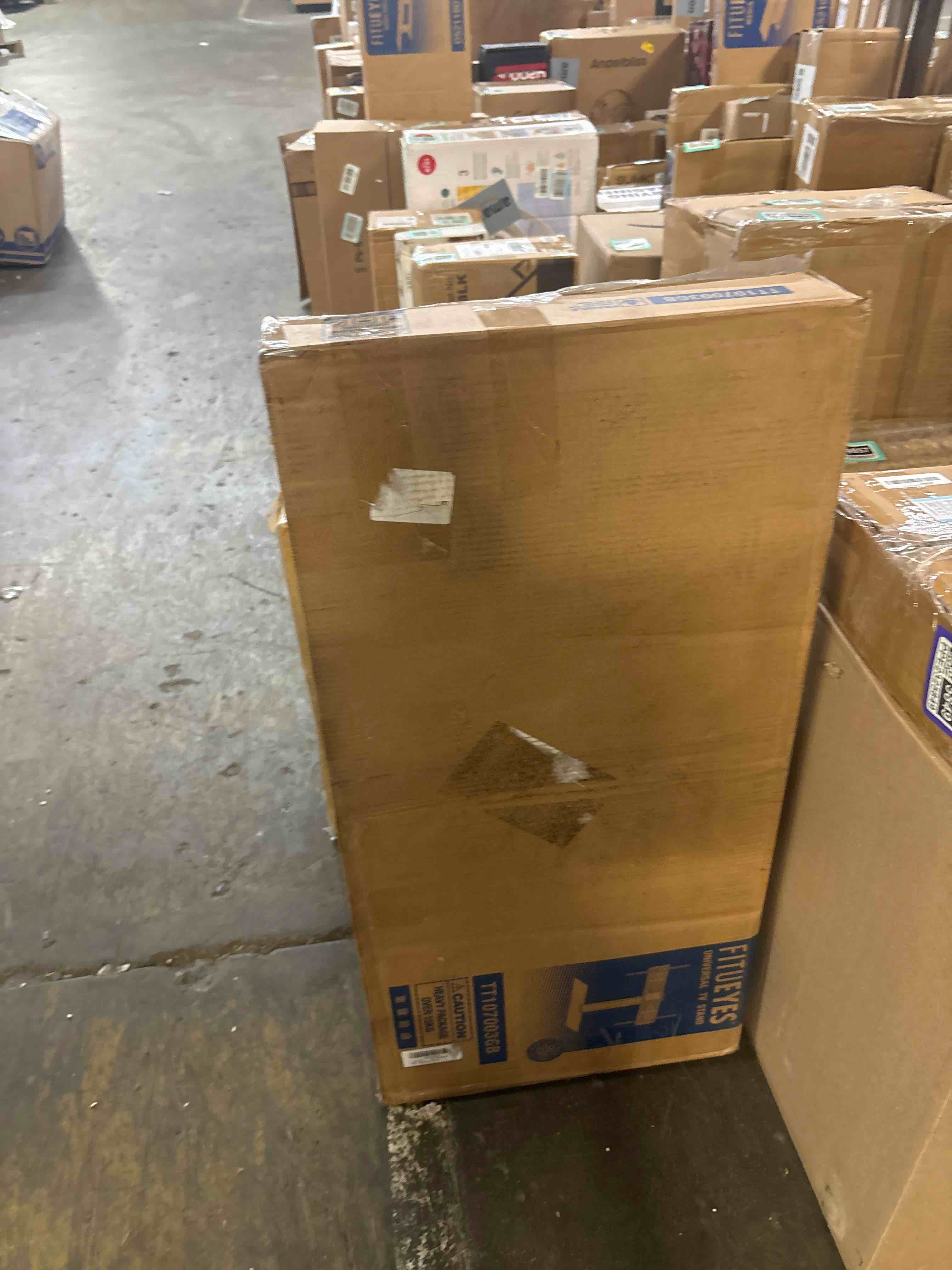 https://s3.amazonaws.com/lotting-images-prod/phillipi/PPE2325850_1756473872277.jpeg