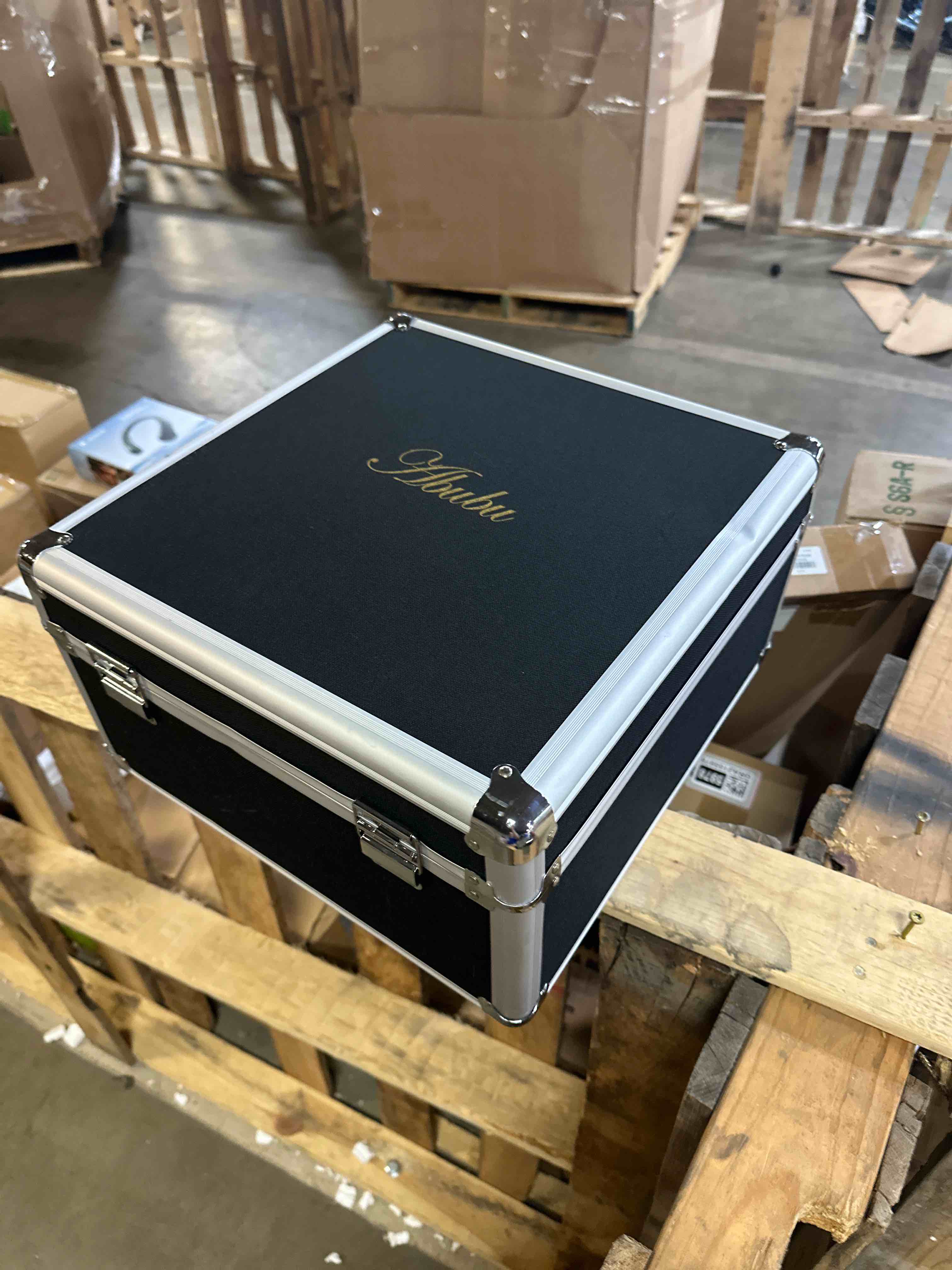 https://s3.amazonaws.com/lotting-images-prod/phillipi/PPE2327796_1752178594434.jpeg